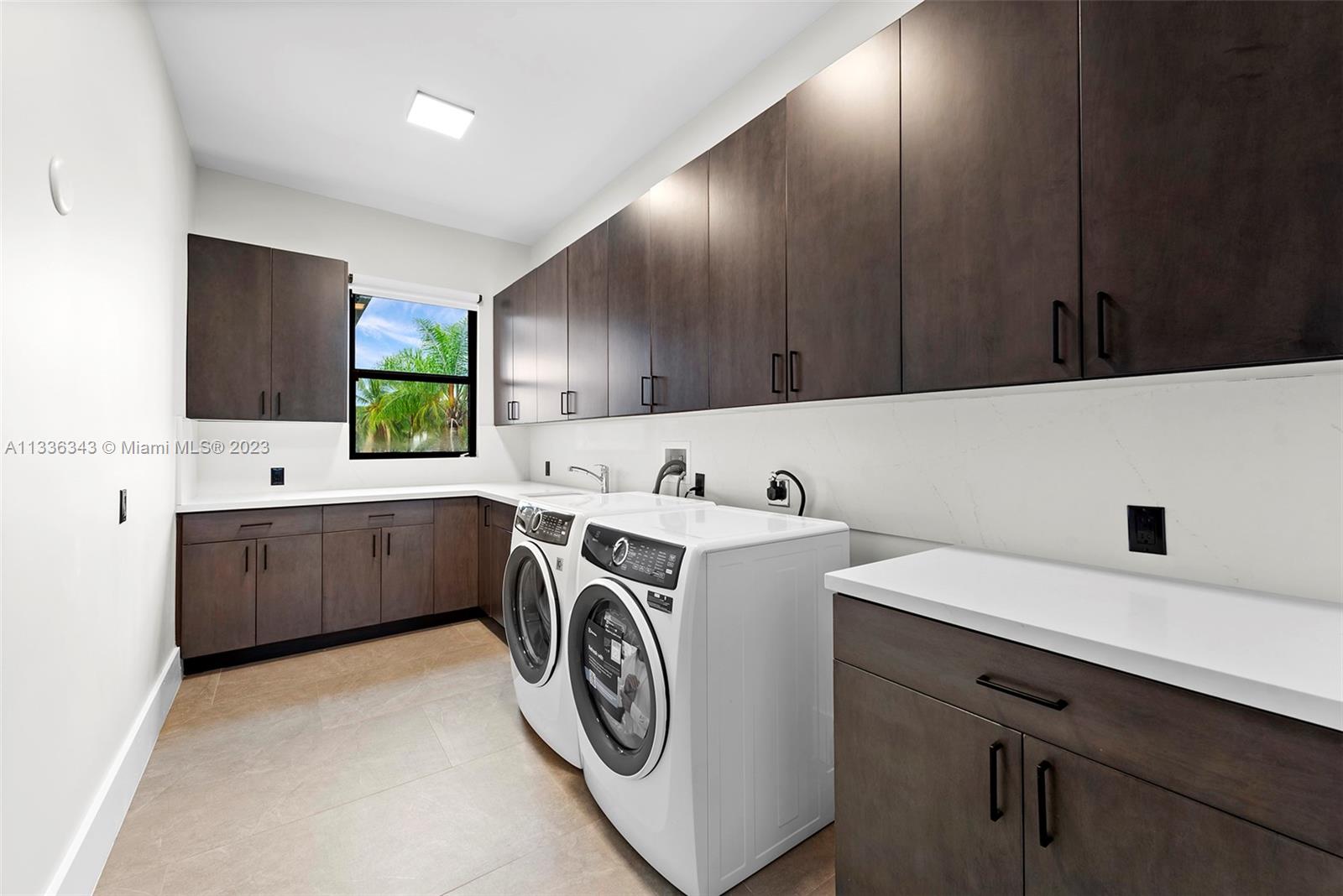 2ND FLOOR LAUNDRY ROOM