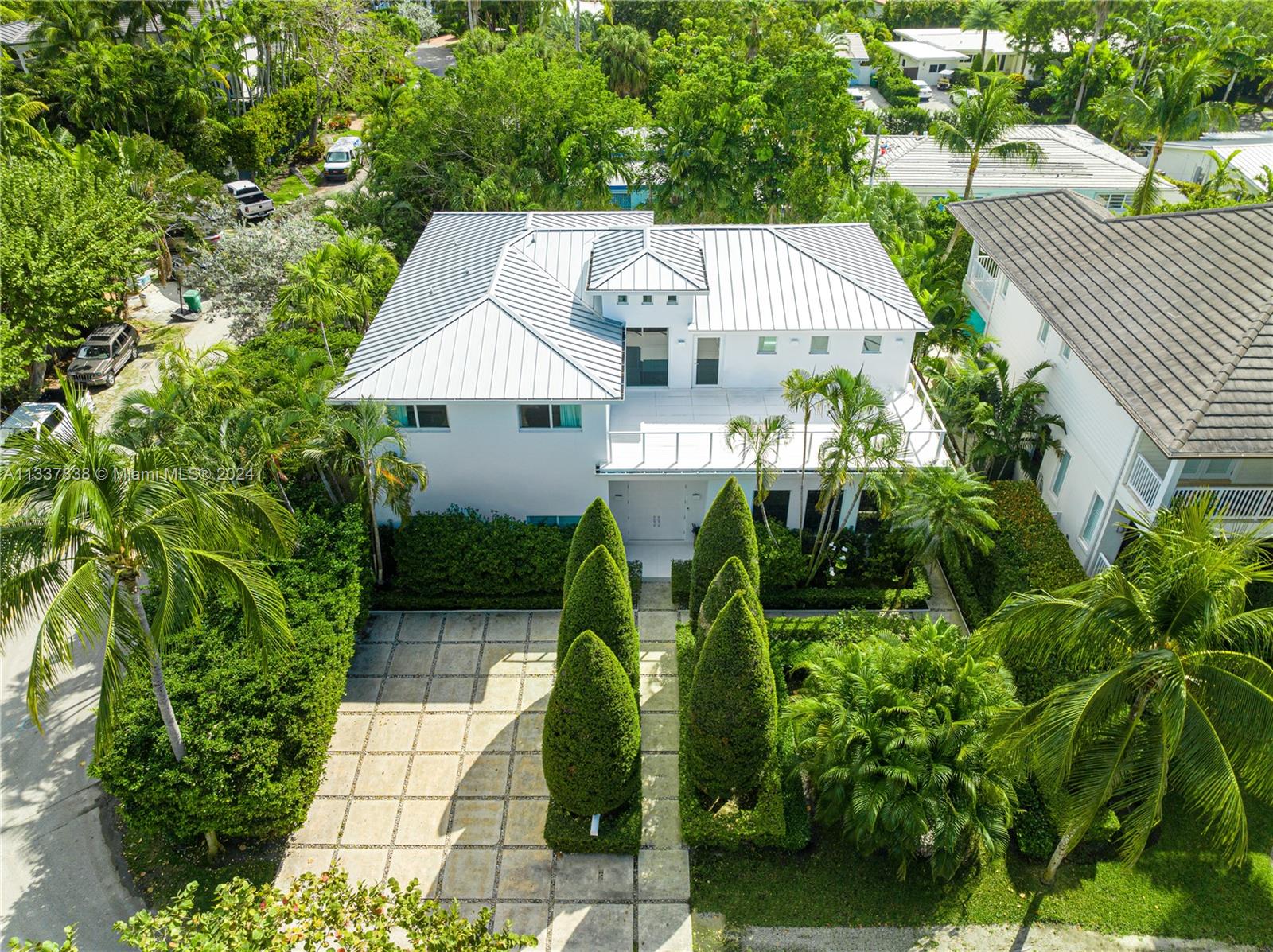 345 Harbor Ct, Key Biscayne, FL, 33149 United States, 5 Bedrooms Bedrooms, ,4 BathroomsBathrooms,Residential,For Sale,Harbor Ct,A11337838