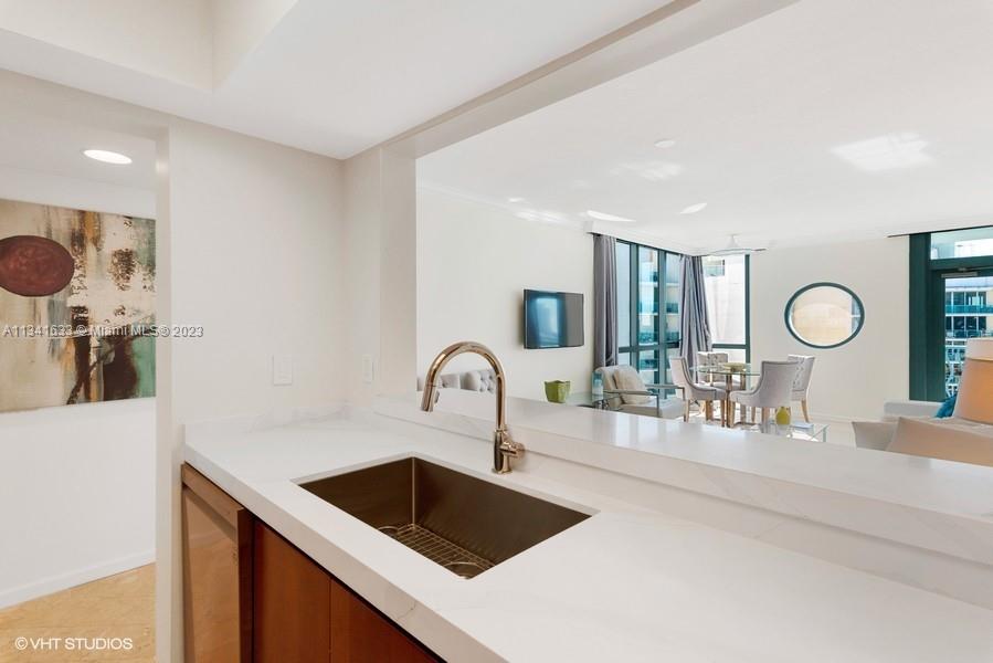 Miami Beach, Florida 33139, 2 Bedrooms Bedrooms, ,2 BathroomsBathrooms,Residentiallease,For Rent,A11341633