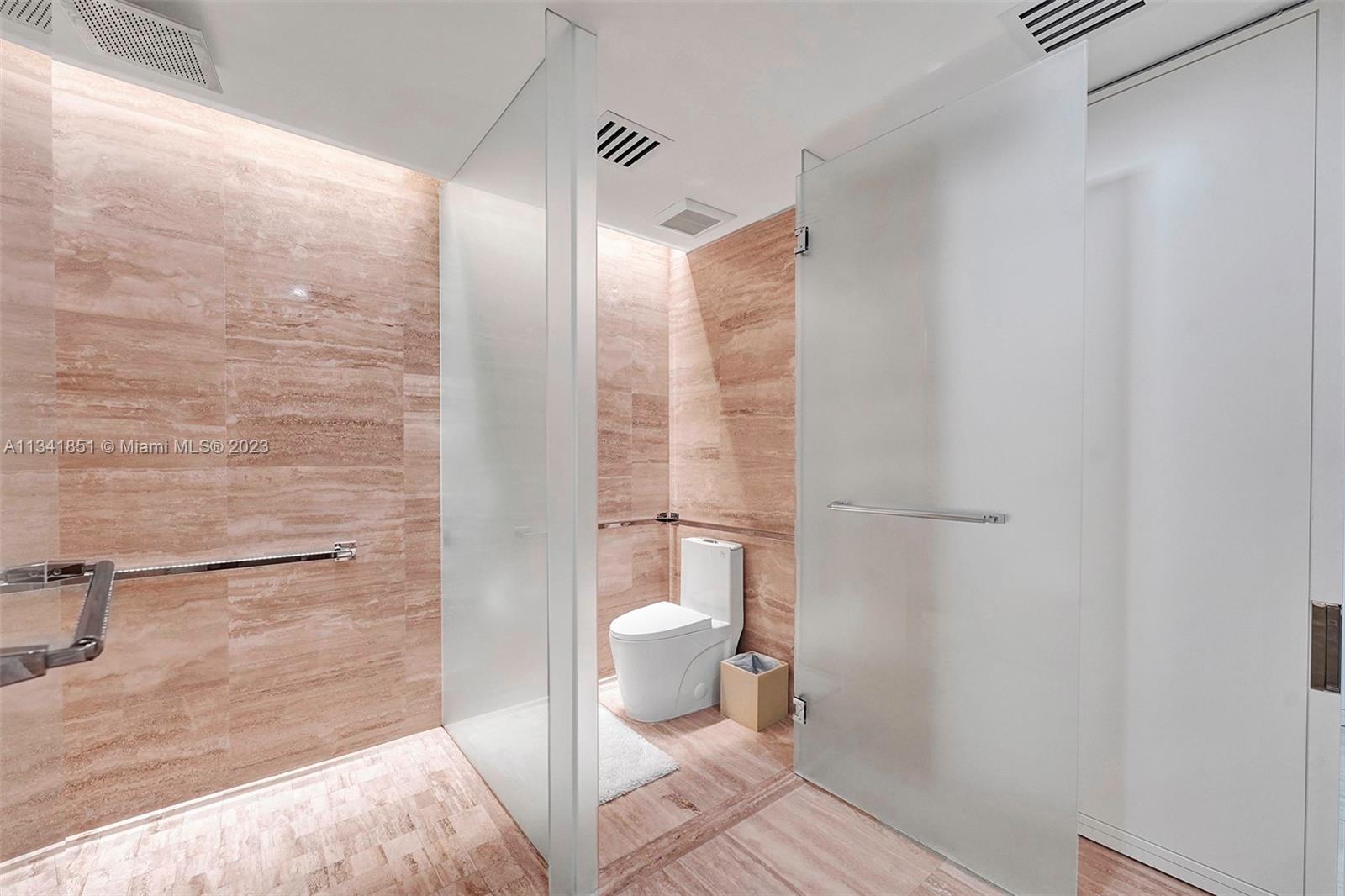 9703 Collins Ave 2501, Bal Harbour, Florida 33154, ,1 BathroomBathrooms,Residentiallease,For Rent,9703 Collins Ave 2501,A11341851