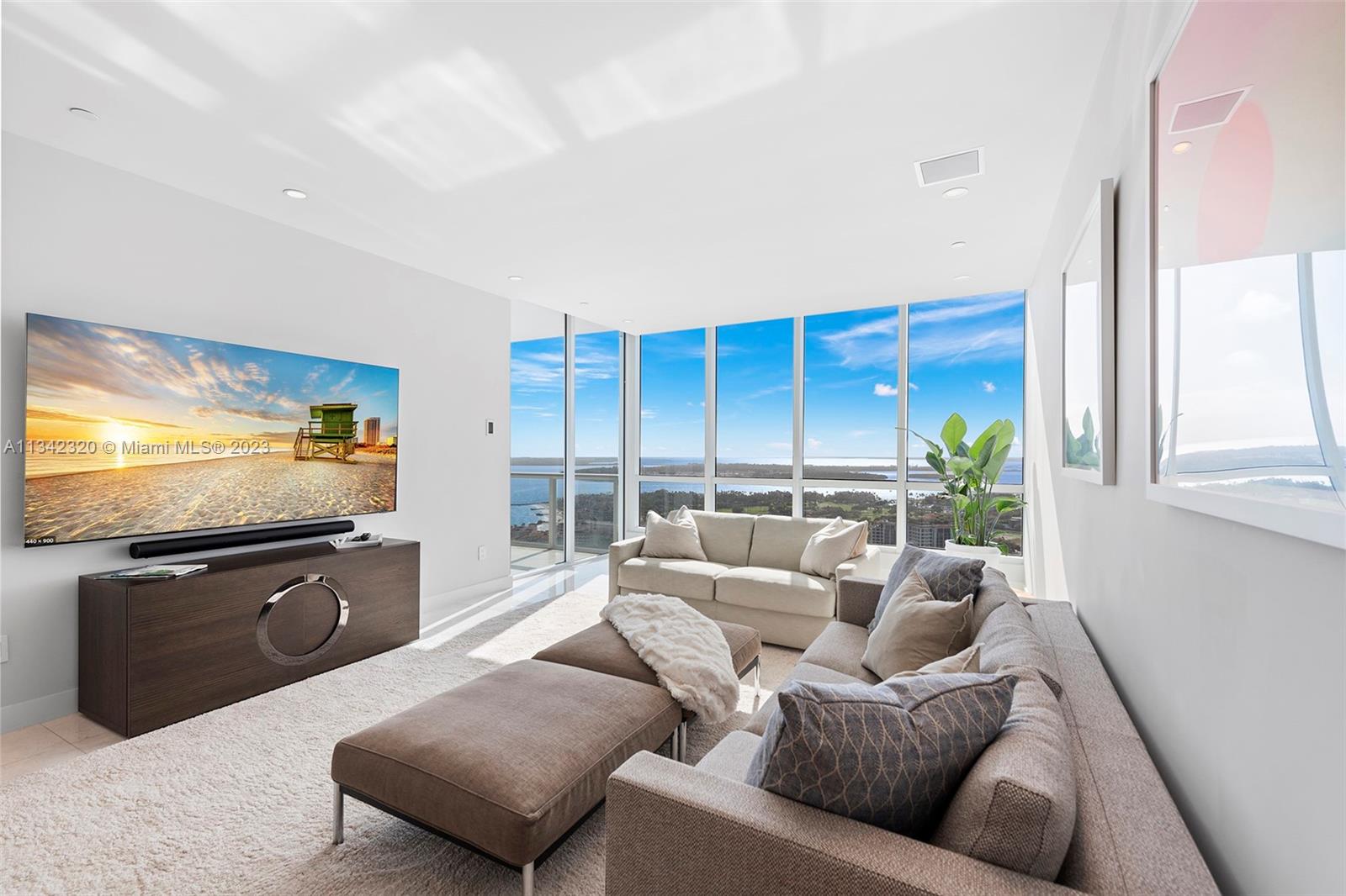 100 Pointe Dr, Miami Beach, FL, 33139 United States, 2 Bedrooms Bedrooms, ,2 BathroomsBathrooms,Residential,For Sale,Pointe Dr,A11342320