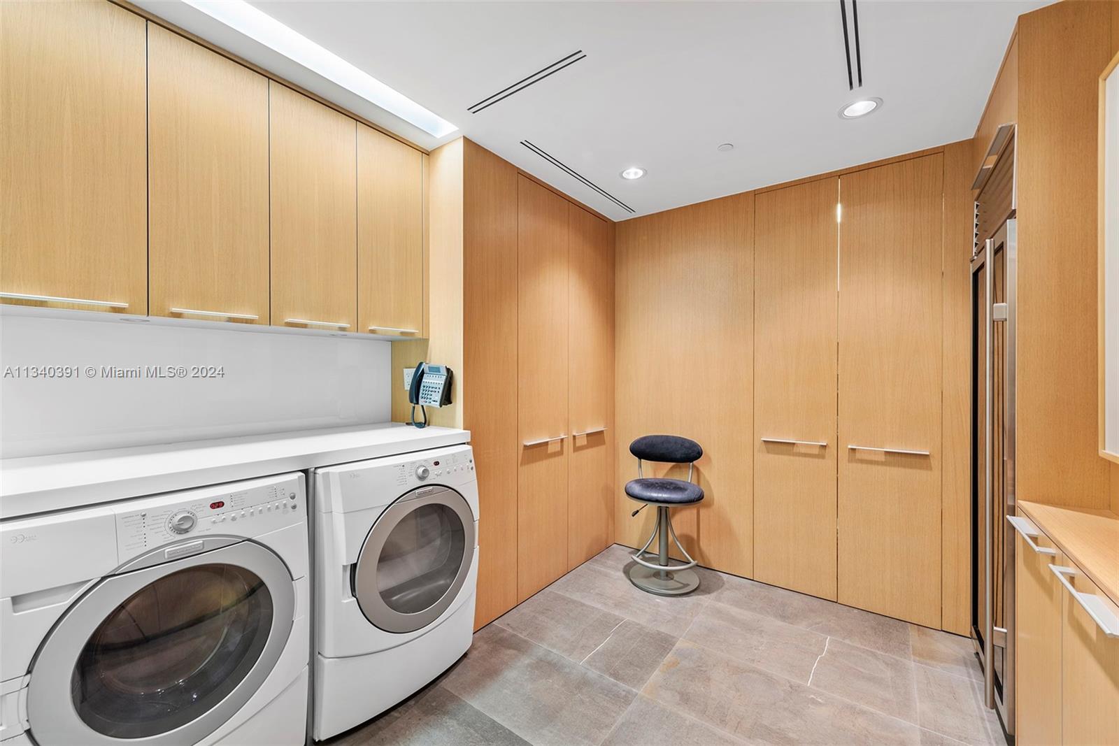 5959 Collins Ave 1106, Miami Beach, Florida 33140, 4 Bedrooms Bedrooms, ,3 BathroomsBathrooms,Residential,For Sale,5959 Collins Ave 1106,A11340391