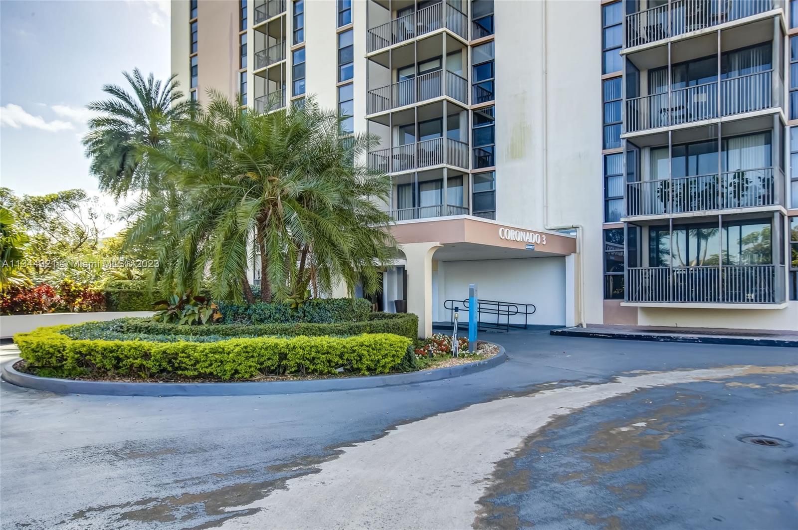 20379 Country Club Dr, Aventura, FL, 33180 United States, 1 Bedroom Bedrooms, ,1 BathroomBathrooms,Residential,For Sale,Country Club Dr,A11344321