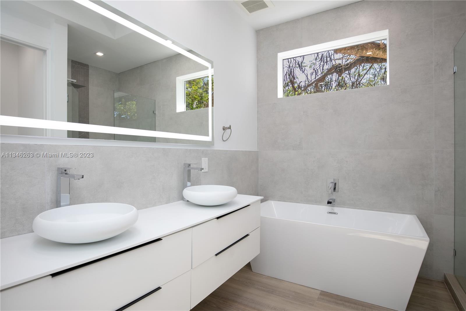 3162 Plaza St., Miami, Florida 33133, 3 Bedrooms Bedrooms, ,3 BathroomsBathrooms,Residential,For Sale,3162 Plaza St.,A11346263