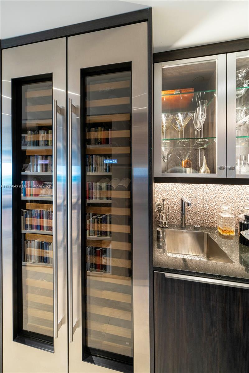 Additional storage for your Fine China!