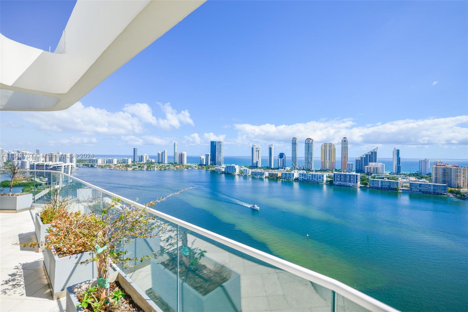 2800 Island Blvd, Aventura, FL, 33160 United States, 3 Bedrooms Bedrooms, ,3 BathroomsBathrooms,Residential,For Sale,Island Blvd,A11343737