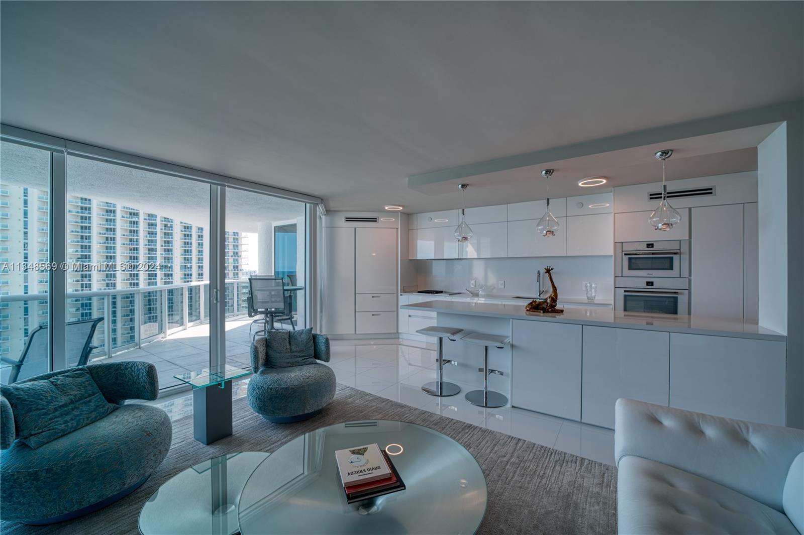 16711 Collins Ave, Sunny Isles Beach, FL, 33160 United States, 2 Bedrooms Bedrooms, ,2 BathroomsBathrooms,Residential,For Sale,Collins Ave,A11348569