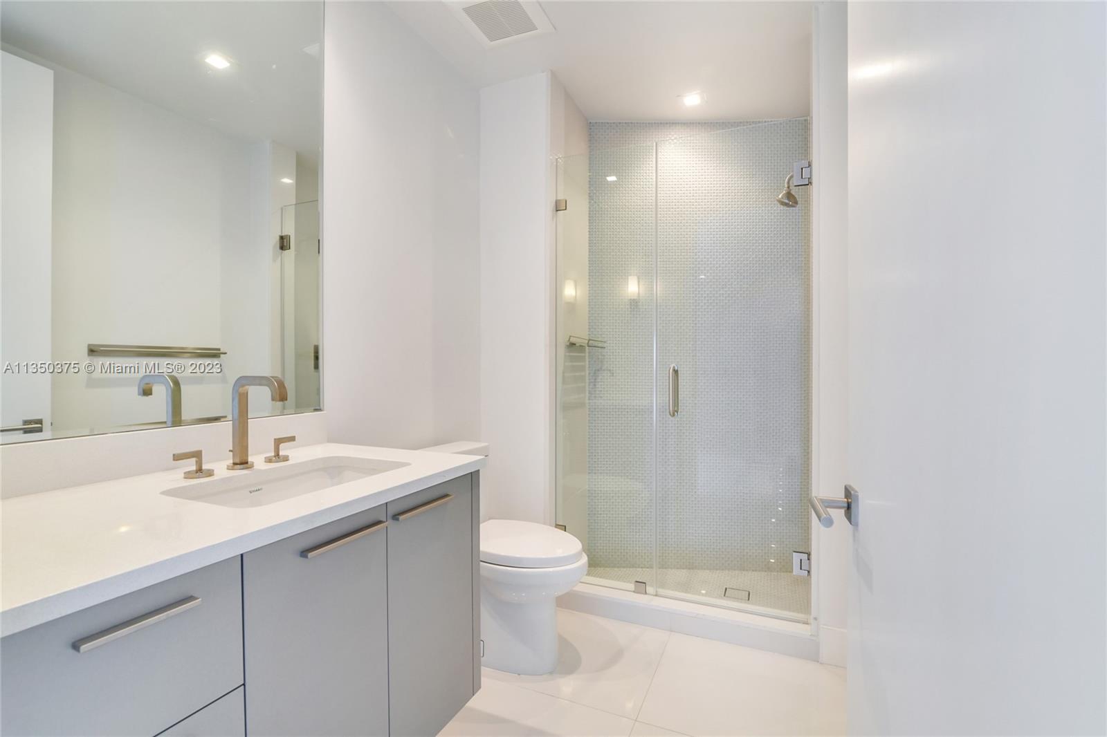 5959 Collins Ave, Miami Beach, FL, 33140 United States, 4 Bedrooms Bedrooms, ,5 BathroomsBathrooms,Residential,For Sale,Collins Ave,A11350375