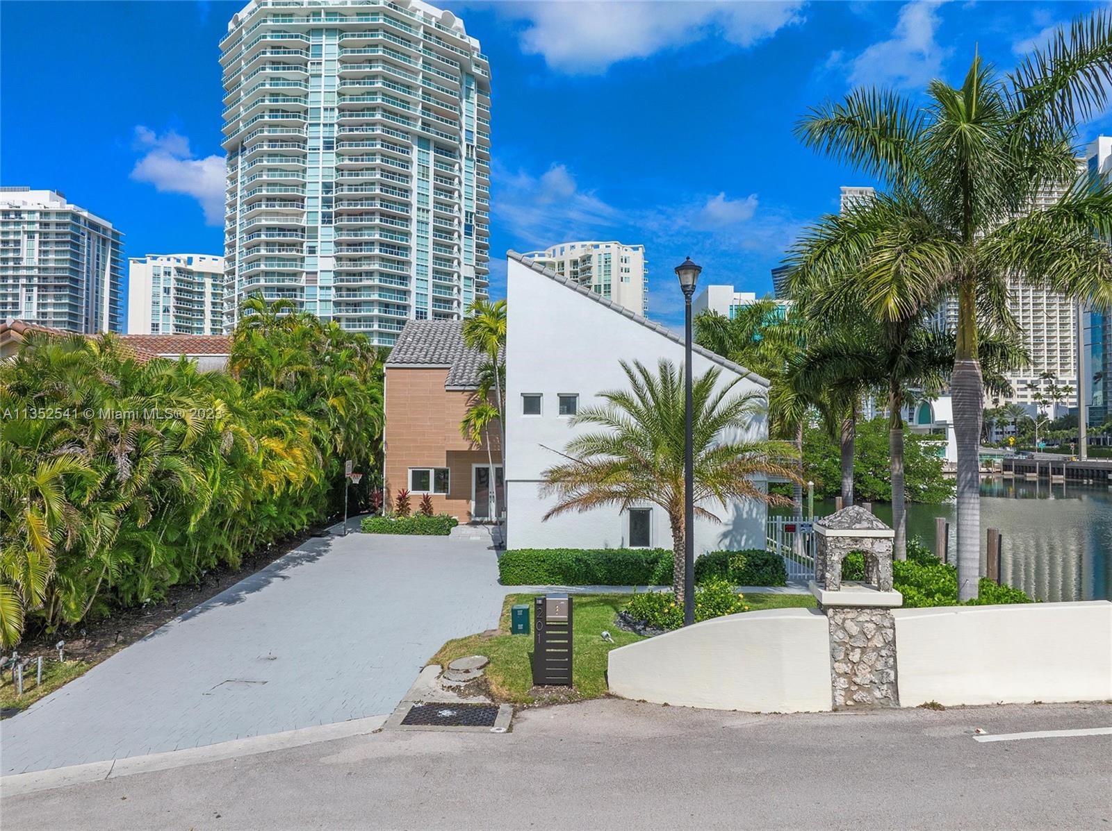 201 Atlantic Ave, Sunny Isles Beach, FL, 33160 United States, 4 Bedrooms Bedrooms, ,3 BathroomsBathrooms,Residential,For Sale,Atlantic Ave,A11352541