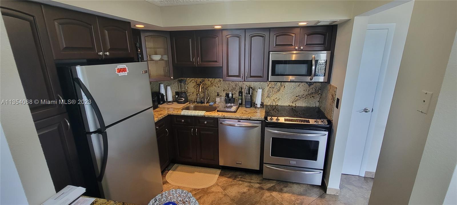 20379 Country Club Dr, Aventura, FL, 33180 United States, 1 Bedroom Bedrooms, ,1 BathroomBathrooms,Residential,For Sale,Country Club Dr,A11354068