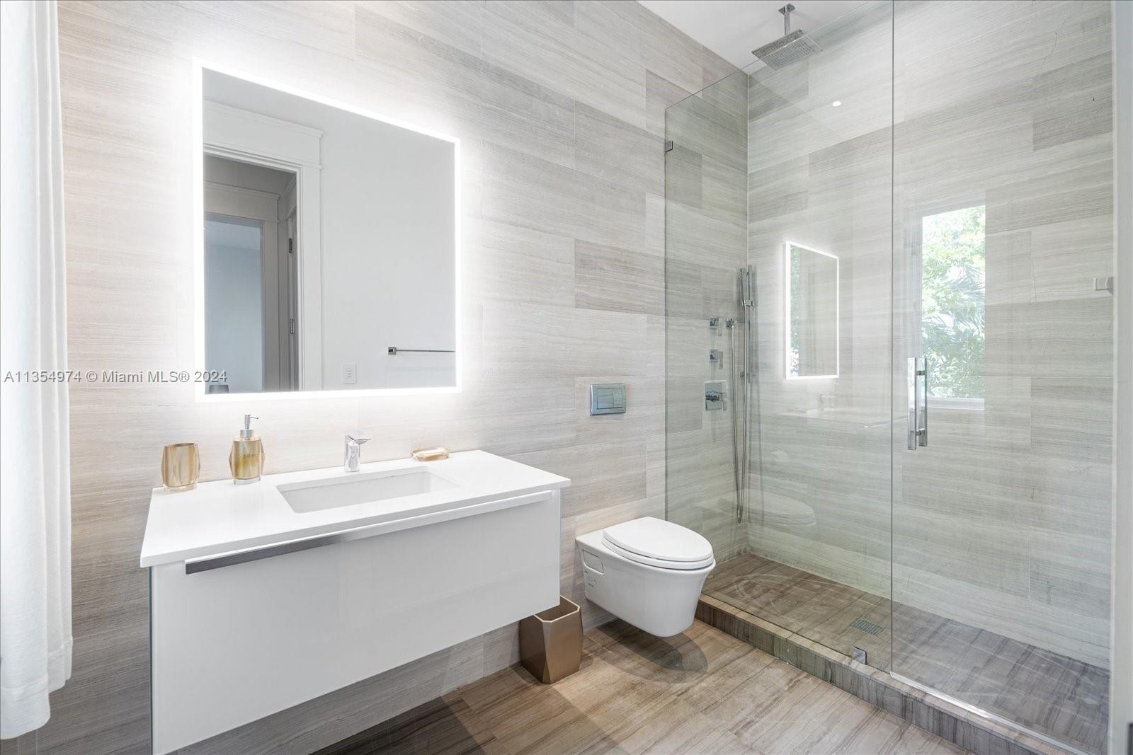 4340 N Bay Rd, Miami Beach, Florida 33140, 6 Bedrooms Bedrooms, ,6 BathroomsBathrooms,Residentiallease,For Rent,4340 N Bay Rd,A11354974