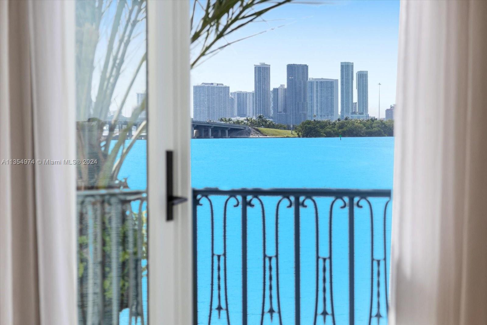 4340 N Bay Rd, Miami Beach, Florida 33140, 6 Bedrooms Bedrooms, ,6 BathroomsBathrooms,Residentiallease,For Rent,4340 N Bay Rd,A11354974