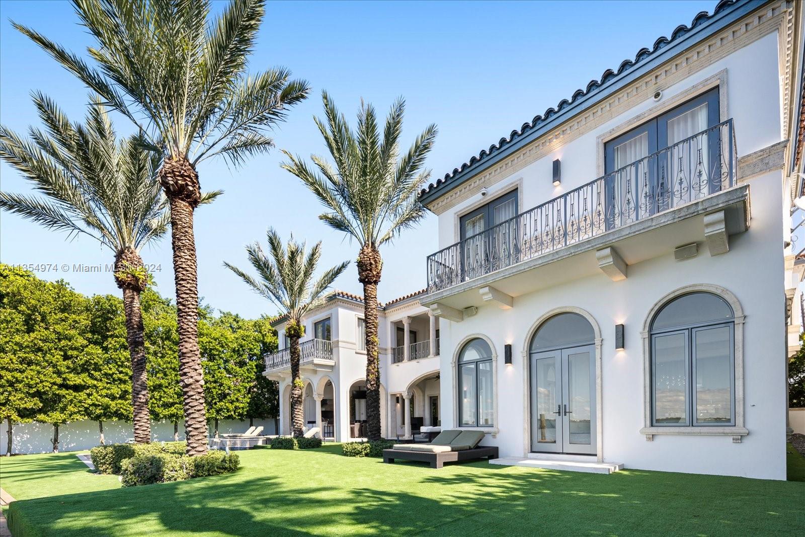 4340 N Bay Rd, Miami Beach, Florida 33140, 6 Bedrooms Bedrooms, ,6 BathroomsBathrooms,Residentiallease,For Rent,4340 N Bay Rd,A11354974