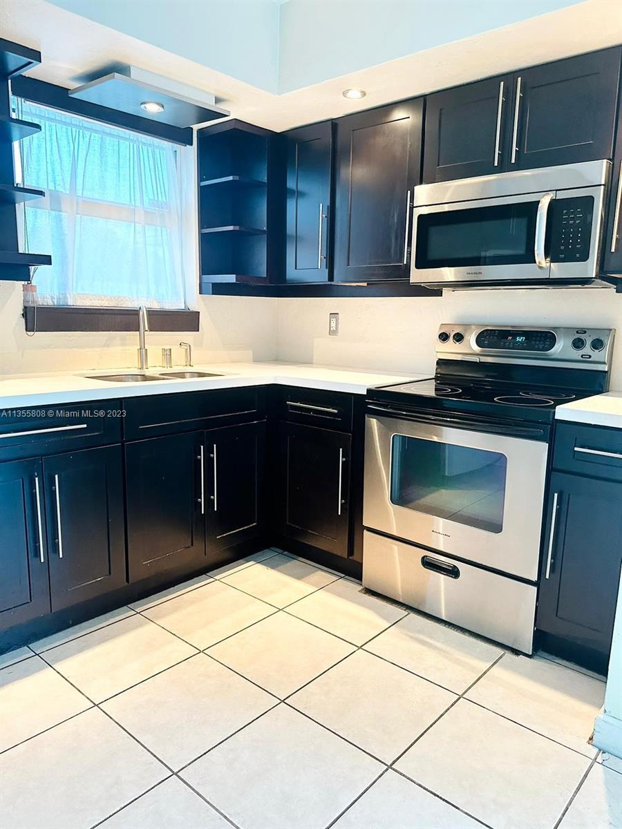 625 Dayton Cir, Fort Lauderdale, FL, 33312 United States, 2 Bedrooms Bedrooms, ,2 BathroomsBathrooms,Residential,For Sale,Dayton Cir,A11355808