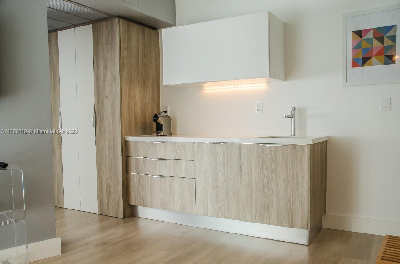 1215 West Ave 306, Miami Beach, Florida 33139, 1 Bedroom Bedrooms, ,1 BathroomBathrooms,Residential,For Sale,1215 West Ave 306,A11356012