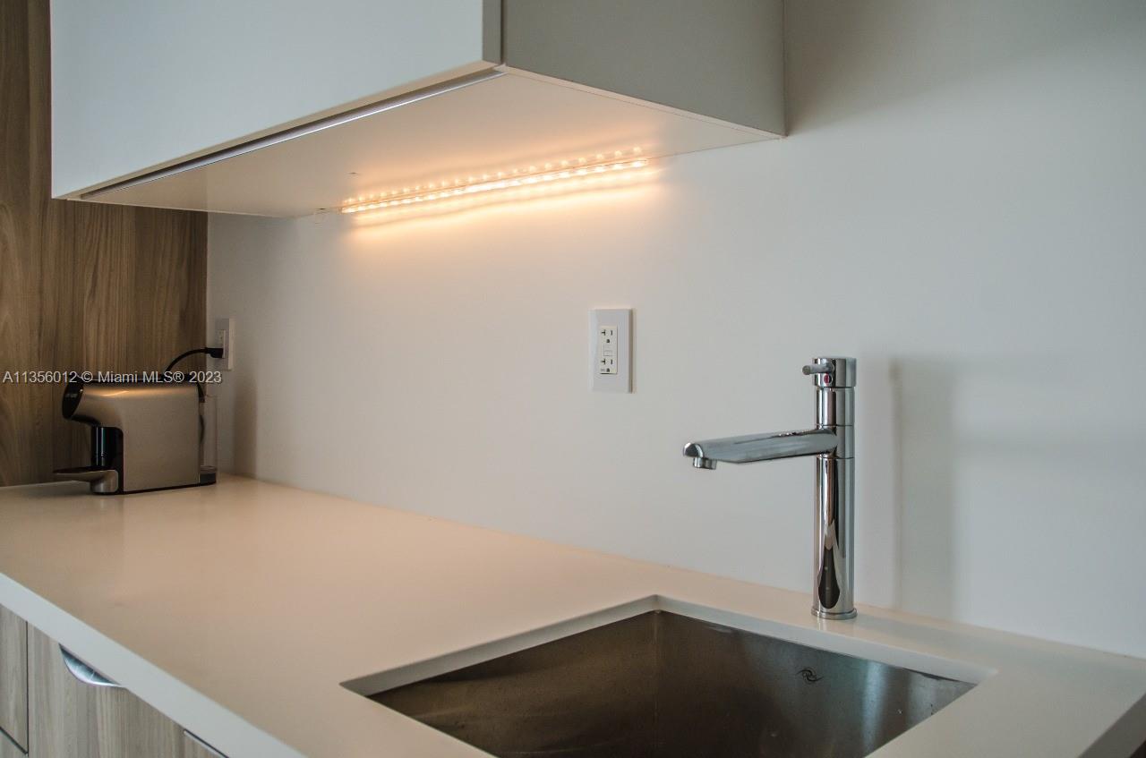 1215 West Ave 306, Miami Beach, Florida 33139, 1 Bedroom Bedrooms, ,1 BathroomBathrooms,Residential,For Sale,1215 West Ave 306,A11356012