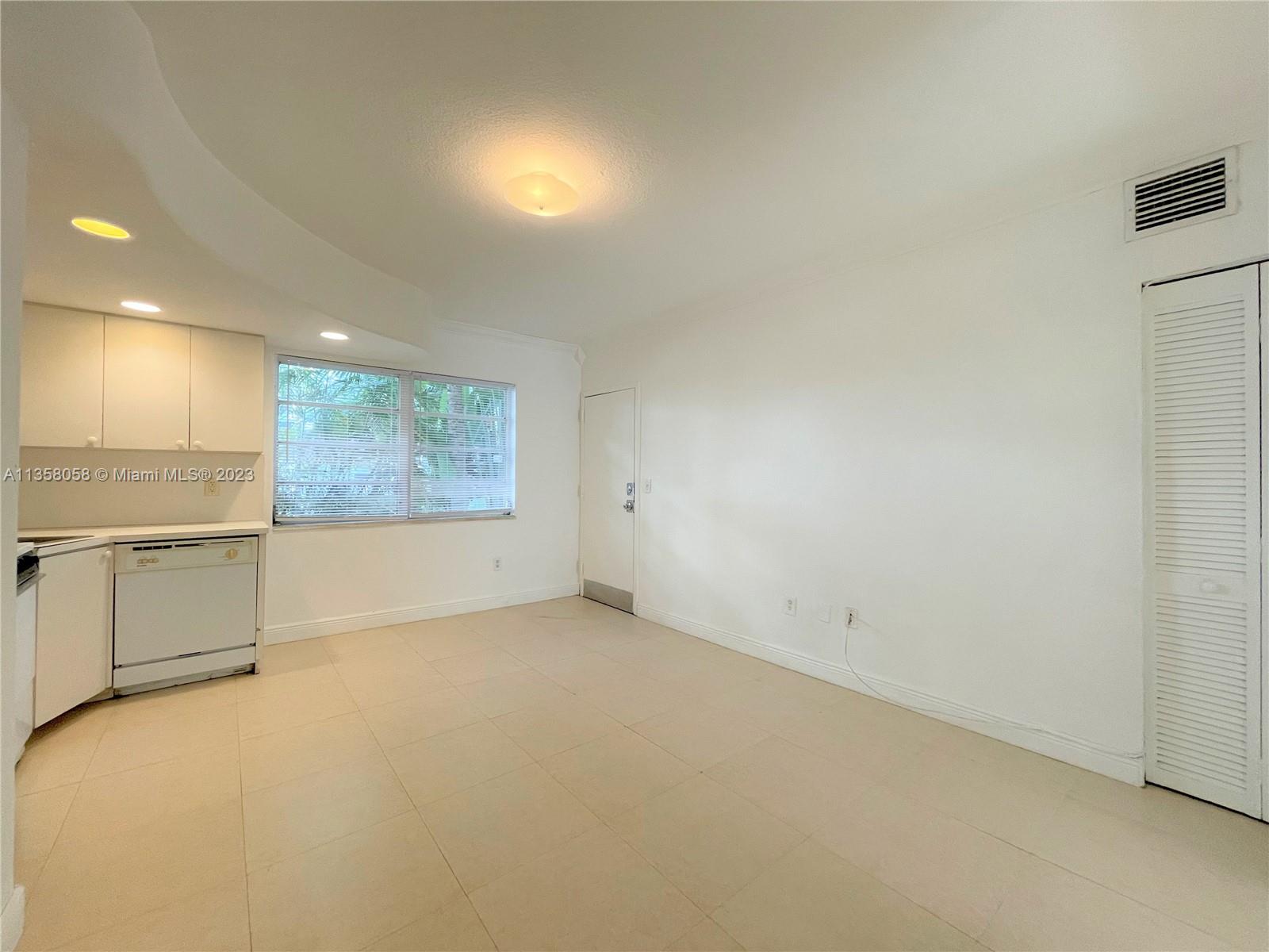 901 Euclid Ave 5, Miami Beach, Florida 33139, 1 Bedroom Bedrooms, ,1 BathroomBathrooms,Residential,For Sale,901 Euclid Ave 5,A11358058