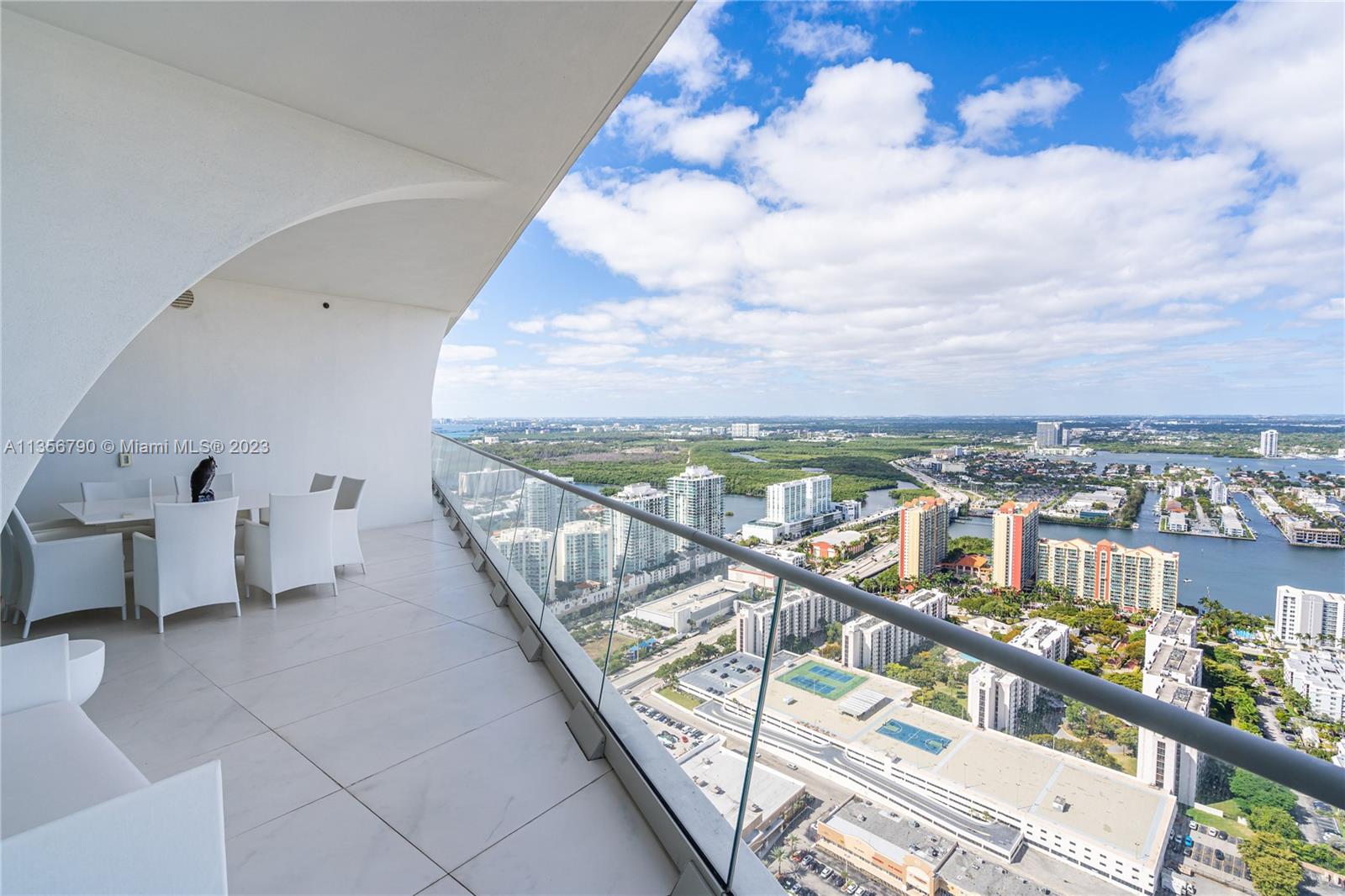 Sunny Isles Beach, FL, 33160 United States, 3 Bedrooms Bedrooms, ,4 BathroomsBathrooms,Residential,For Sale,A11356790