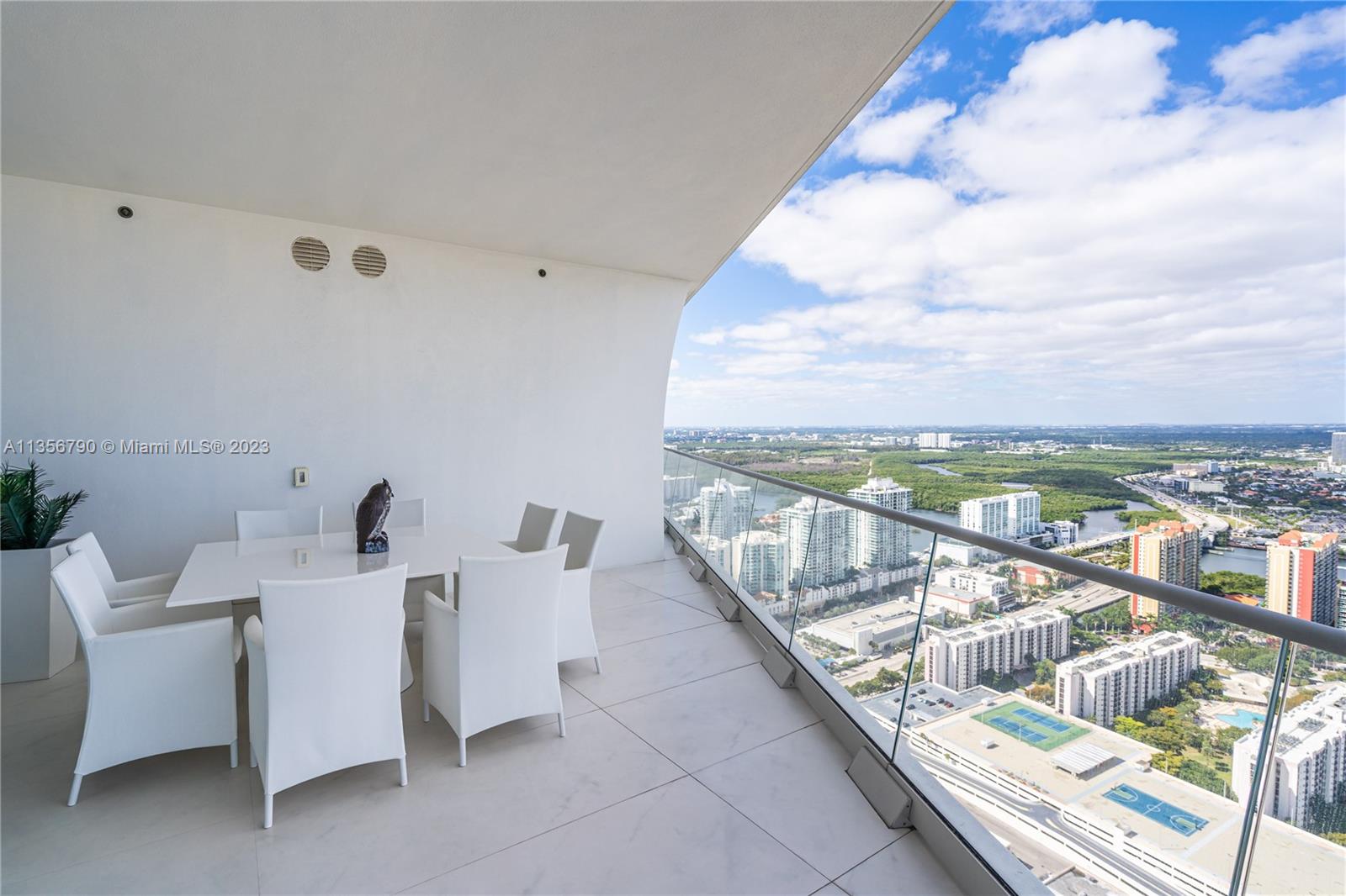 Sunny Isles Beach, FL, 33160 United States, 3 Bedrooms Bedrooms, ,4 BathroomsBathrooms,Residential,For Sale,A11356790