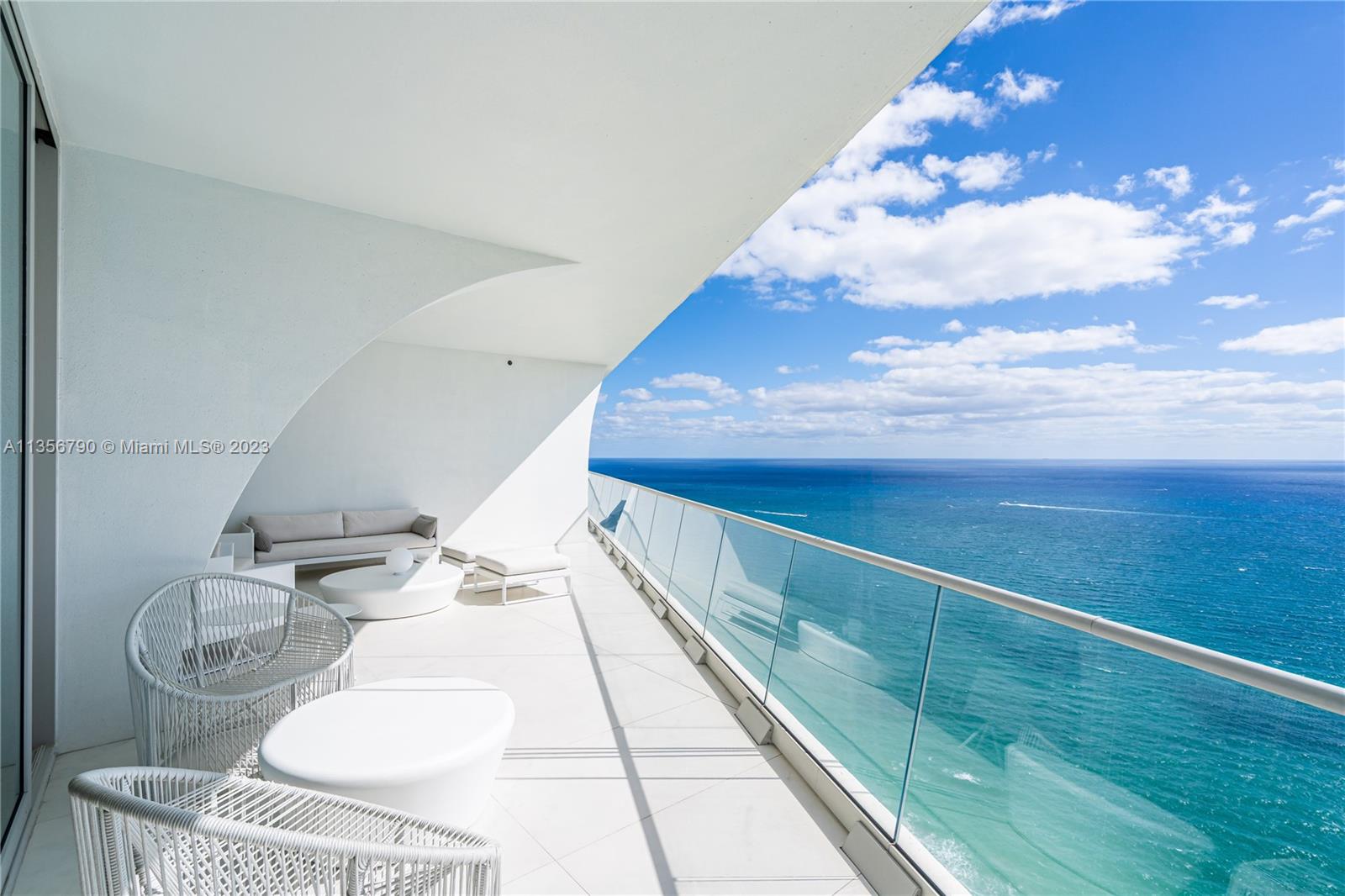 Sunny Isles Beach, FL, 33160 United States, 3 Bedrooms Bedrooms, ,4 BathroomsBathrooms,Residential,For Sale,A11356790