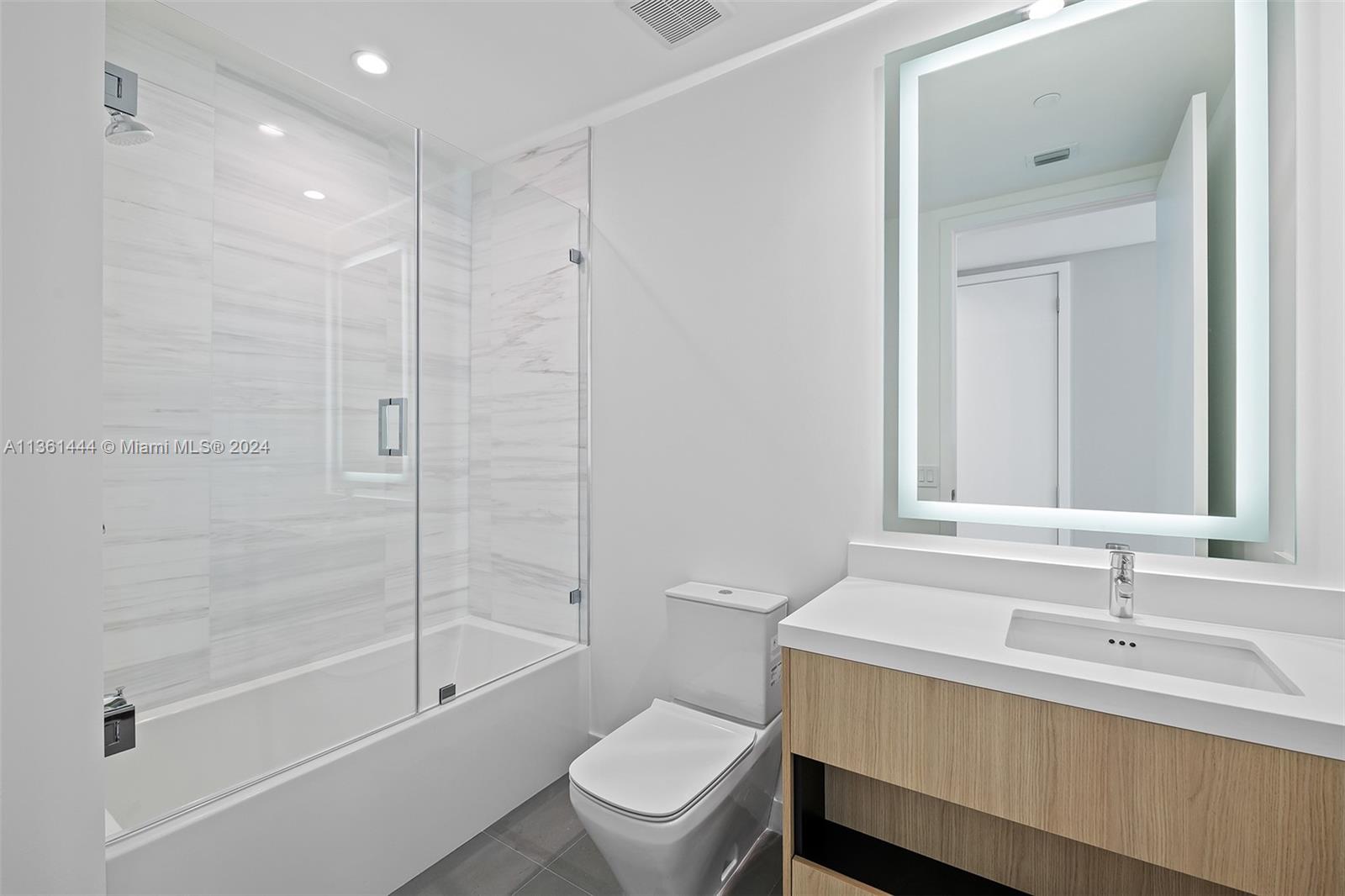 851 1st Ave, Miami, FL, 33132 United States, 4 Bedrooms Bedrooms, ,5 BathroomsBathrooms,Residential,For Sale,1st Ave,A11361444