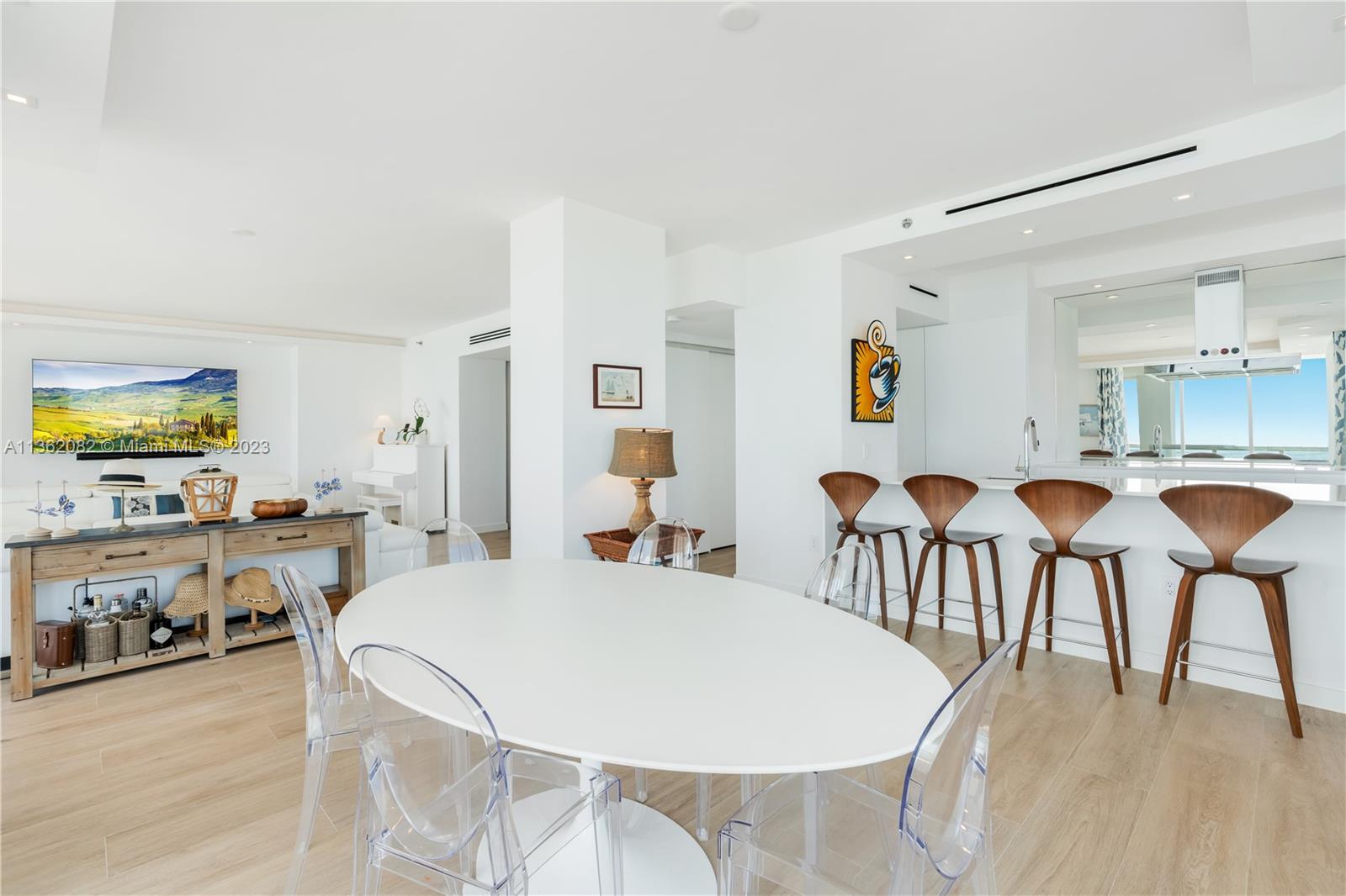 4201 Collins Ave, Miami Beach, FL, 33140 United States, 3 Bedrooms Bedrooms, ,3 BathroomsBathrooms,Residential,For Sale,Collins Ave,A11362082