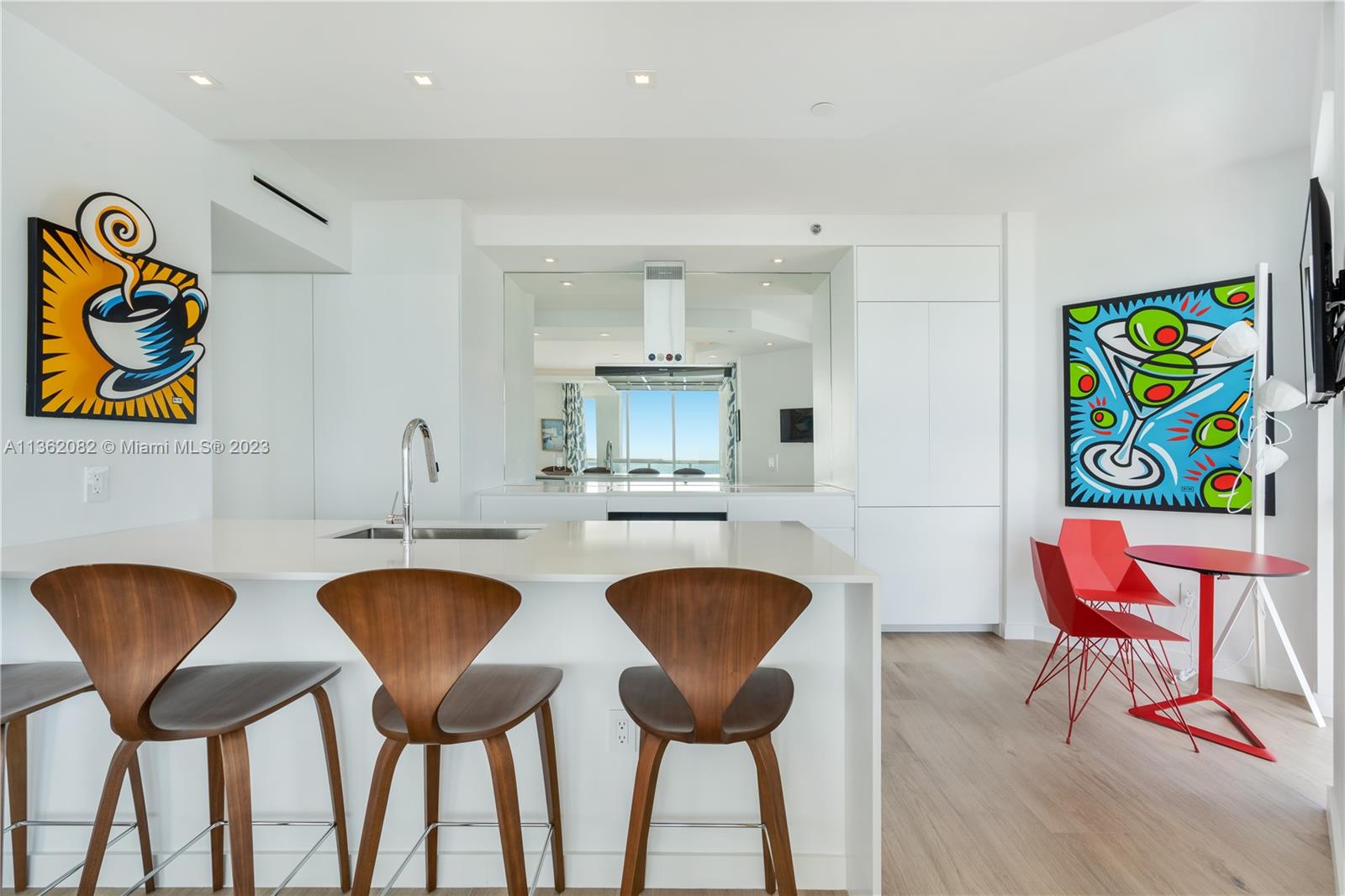 4201 Collins Ave, Miami Beach, FL, 33140 United States, 3 Bedrooms Bedrooms, ,3 BathroomsBathrooms,Residential,For Sale,Collins Ave,A11362082