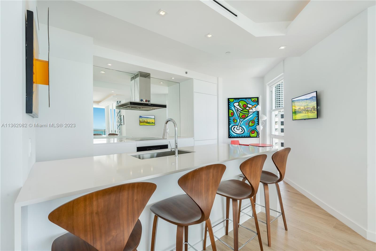 4201 Collins Ave, Miami Beach, FL, 33140 United States, 3 Bedrooms Bedrooms, ,3 BathroomsBathrooms,Residential,For Sale,Collins Ave,A11362082