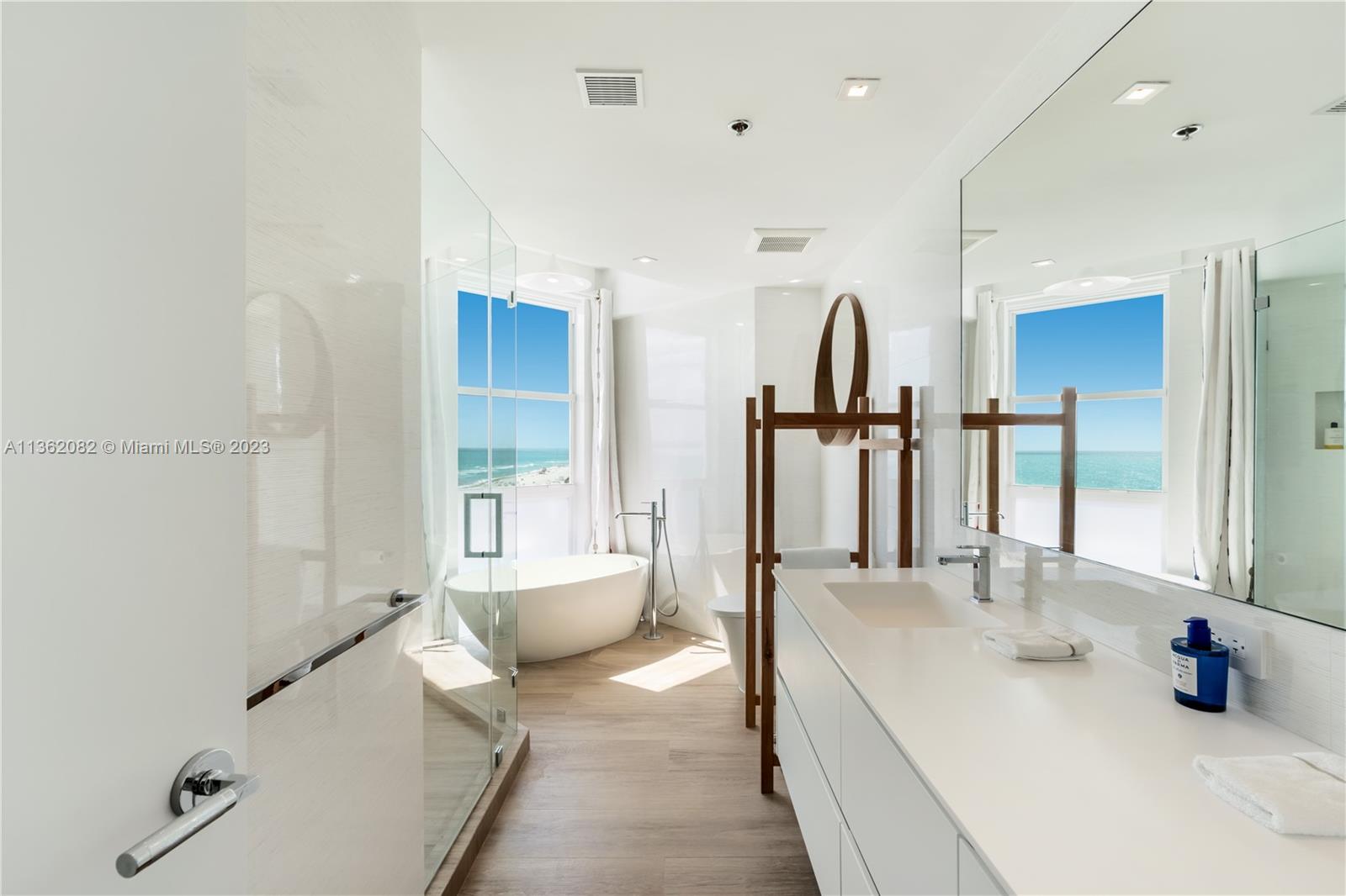 4201 Collins Ave, Miami Beach, FL, 33140 United States, 3 Bedrooms Bedrooms, ,3 BathroomsBathrooms,Residential,For Sale,Collins Ave,A11362082