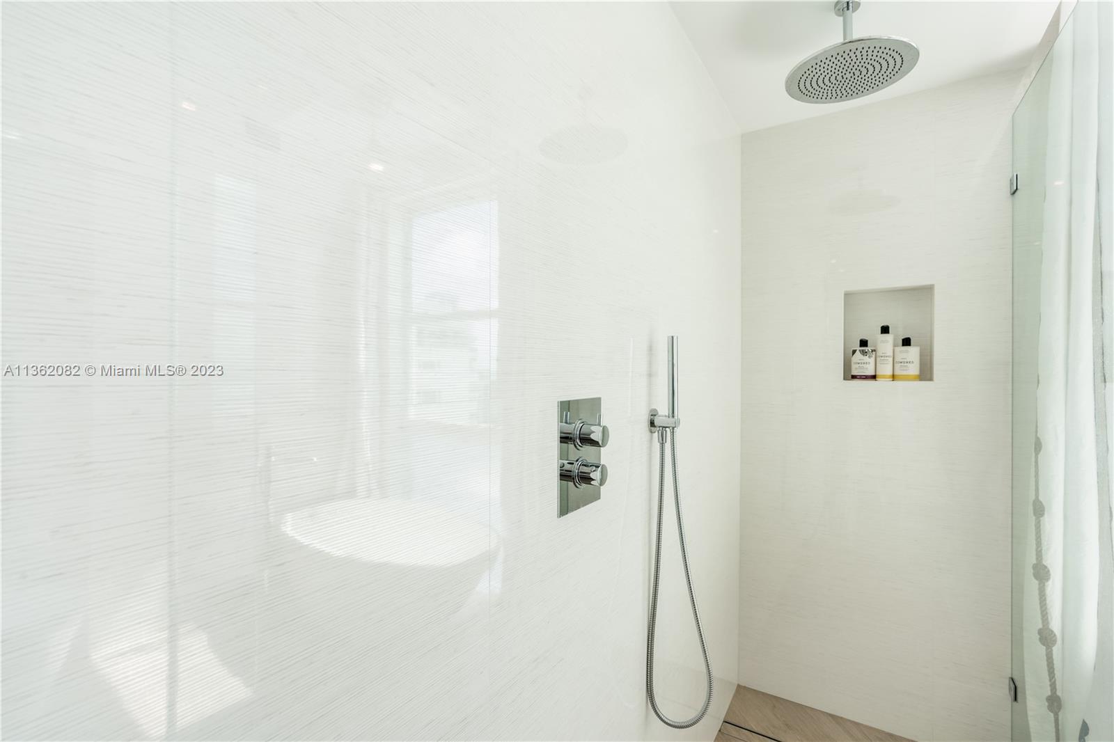 4201 Collins Ave, Miami Beach, FL, 33140 United States, 3 Bedrooms Bedrooms, ,3 BathroomsBathrooms,Residential,For Sale,Collins Ave,A11362082