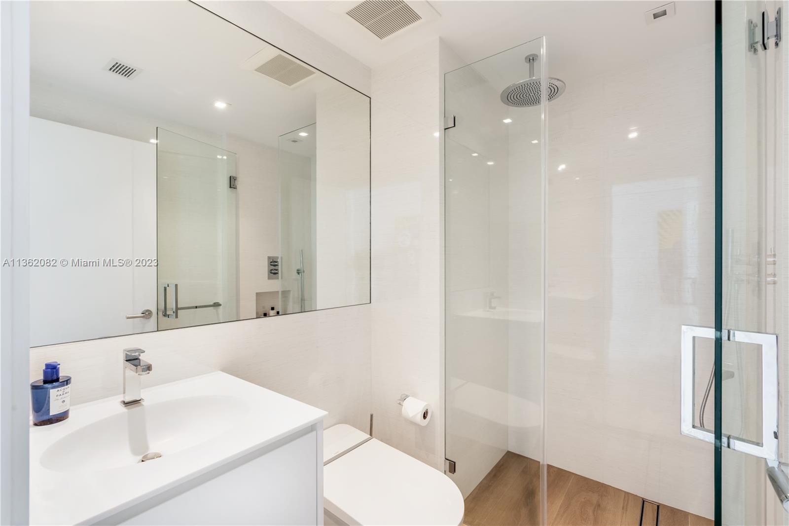 4201 Collins Ave, Miami Beach, FL, 33140 United States, 3 Bedrooms Bedrooms, ,3 BathroomsBathrooms,Residential,For Sale,Collins Ave,A11362082