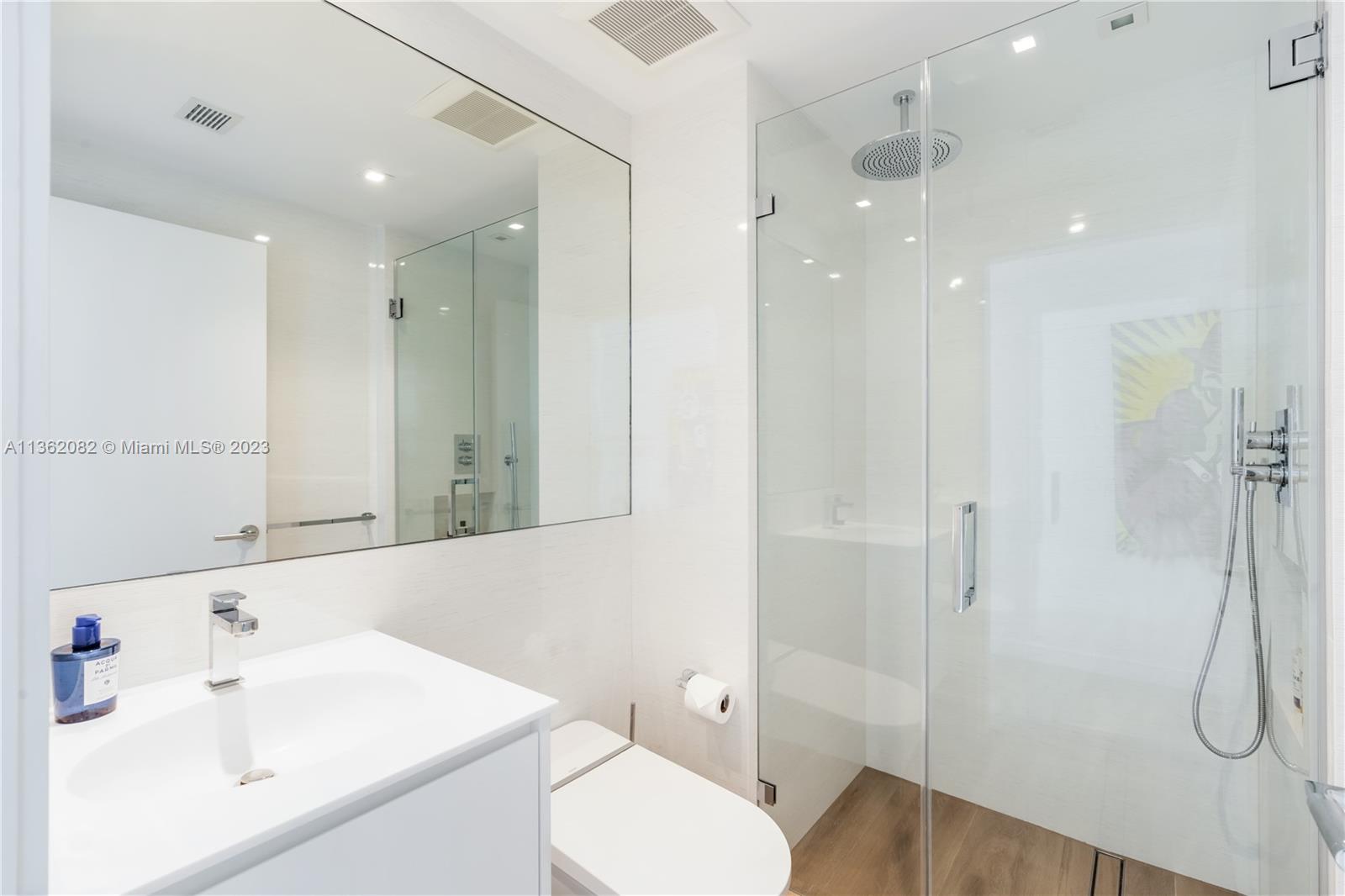 4201 Collins Ave, Miami Beach, FL, 33140 United States, 3 Bedrooms Bedrooms, ,3 BathroomsBathrooms,Residential,For Sale,Collins Ave,A11362082