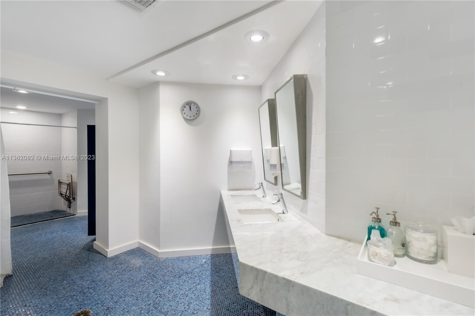 4201 Collins Ave, Miami Beach, FL, 33140 United States, 3 Bedrooms Bedrooms, ,3 BathroomsBathrooms,Residential,For Sale,Collins Ave,A11362082