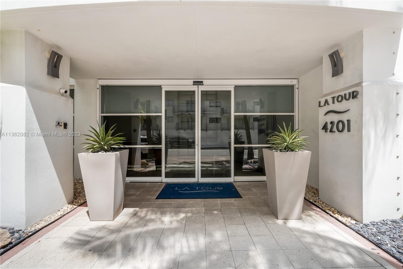 4201 Collins Ave, Miami Beach, FL, 33140 United States, 3 Bedrooms Bedrooms, ,3 BathroomsBathrooms,Residential,For Sale,Collins Ave,A11362082