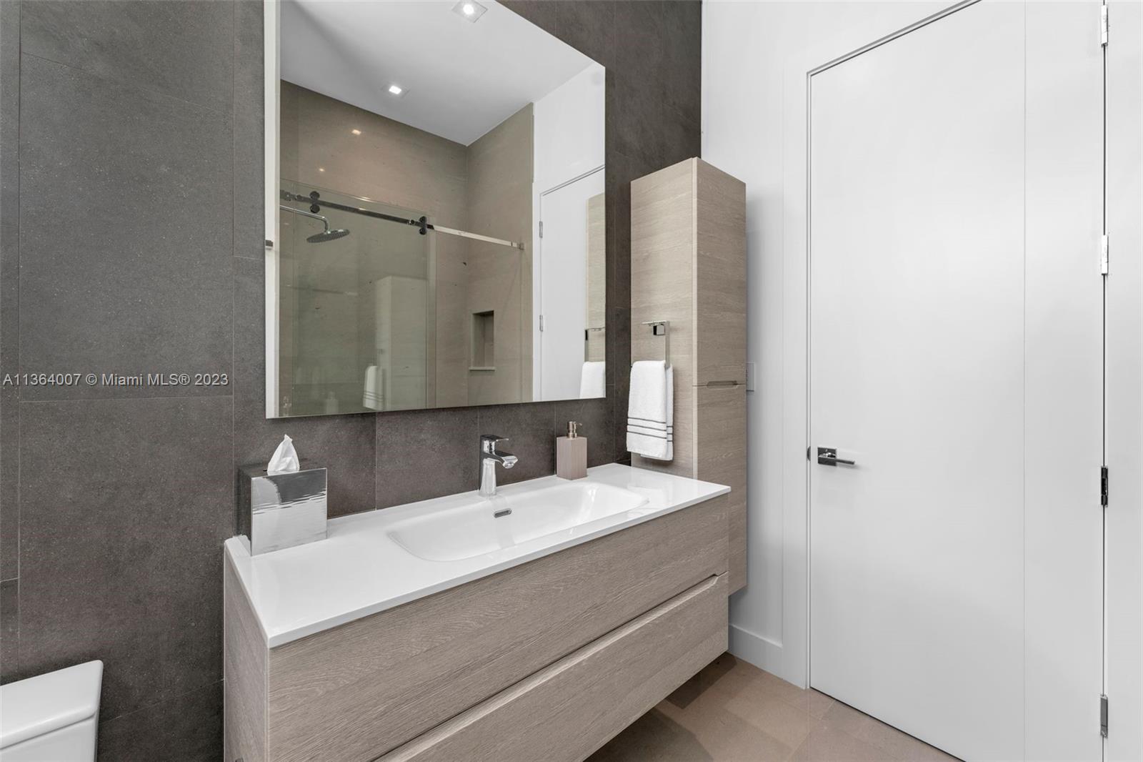 675 Golden Beach Dr, Golden Beach, FL, 33160 United States, 6 Bedrooms Bedrooms, ,7 BathroomsBathrooms,Residential,For Sale,Golden Beach Dr,A11364007