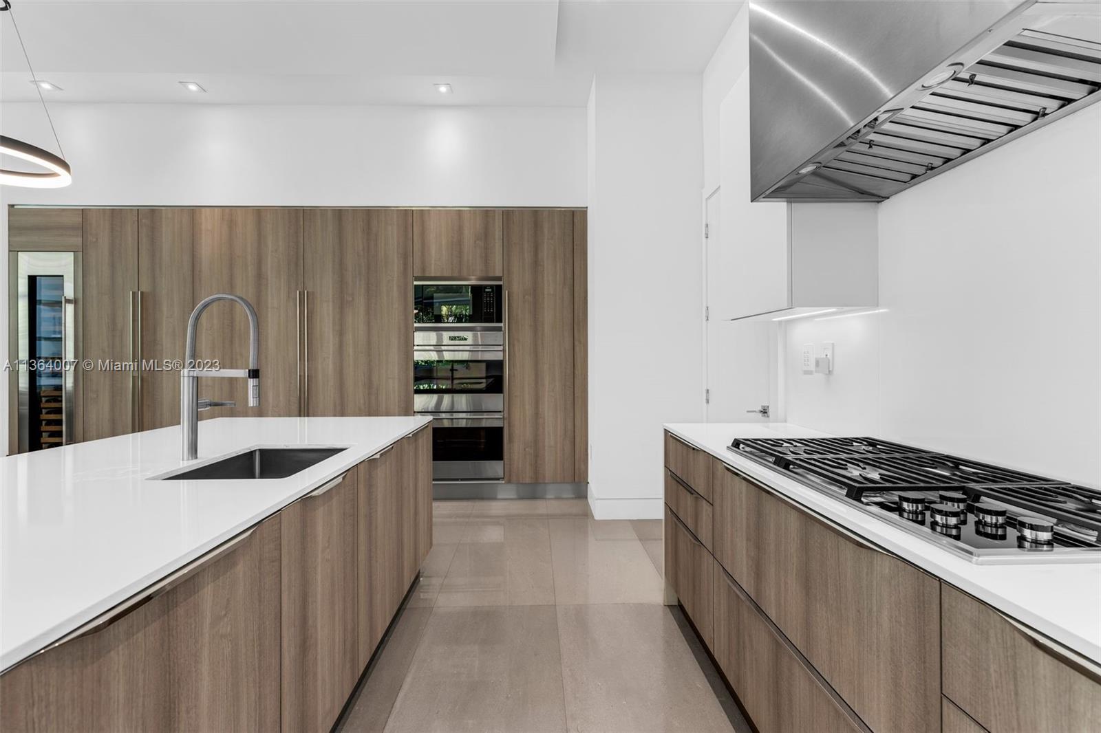 675 Golden Beach Dr, Golden Beach, FL, 33160 United States, 6 Bedrooms Bedrooms, ,7 BathroomsBathrooms,Residential,For Sale,Golden Beach Dr,A11364007