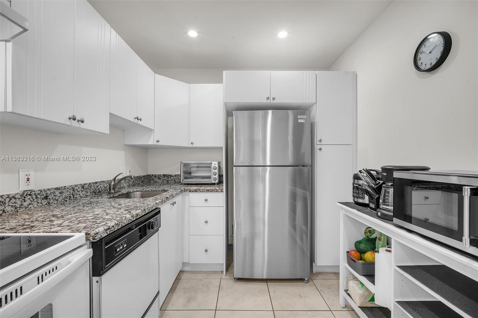 3625 Country Club Dr, Aventura, FL, 33180 United States, 2 Bedrooms Bedrooms, ,2 BathroomsBathrooms,Residential,For Sale,Country Club Dr,A11363316