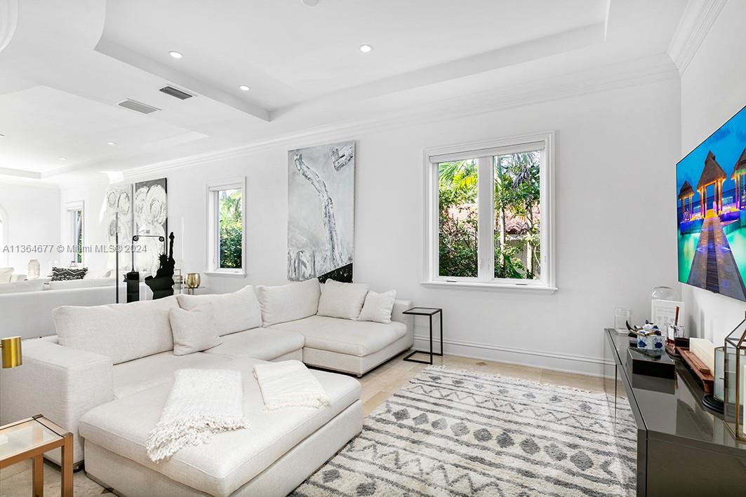 7701 Miami View Dr, North Bay Village, FL, 33141 United States, 5 Bedrooms Bedrooms, ,3 BathroomsBathrooms,Residential,For Sale,Miami View Dr,A11364677