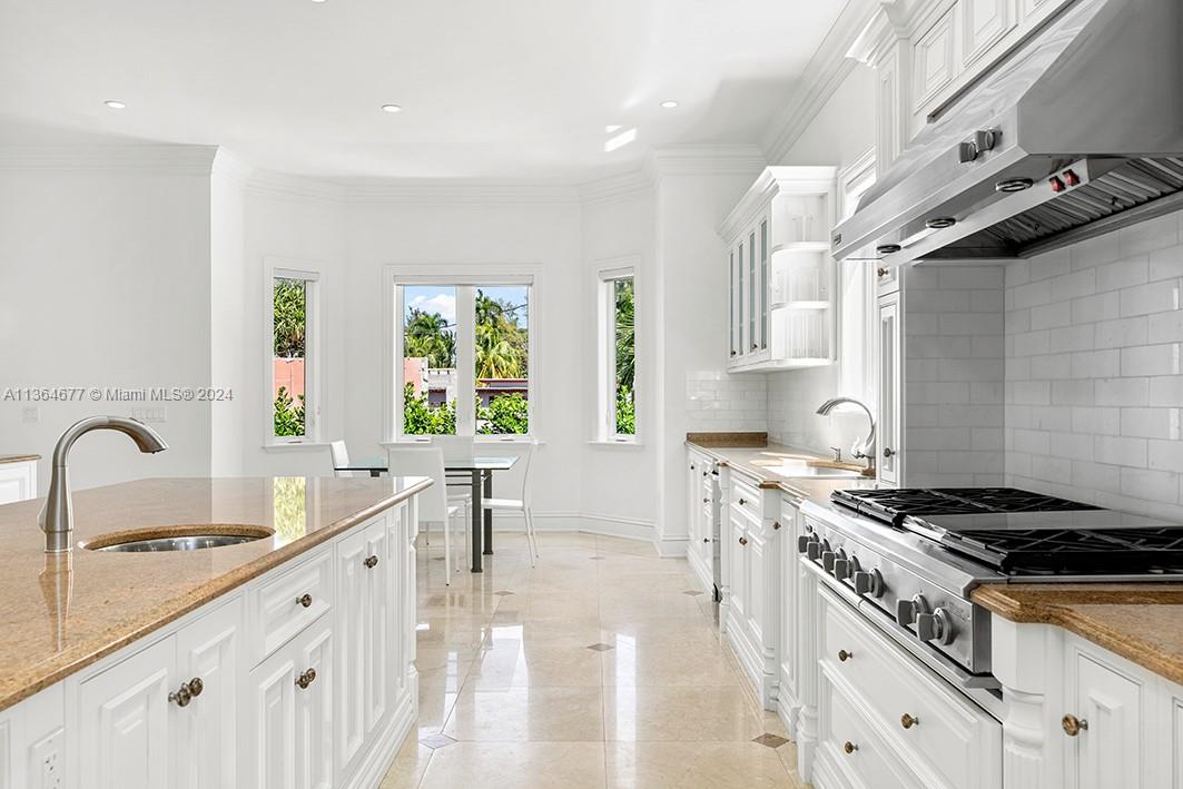 7701 Miami View Dr, North Bay Village, FL, 33141 United States, 5 Bedrooms Bedrooms, ,3 BathroomsBathrooms,Residential,For Sale,Miami View Dr,A11364677