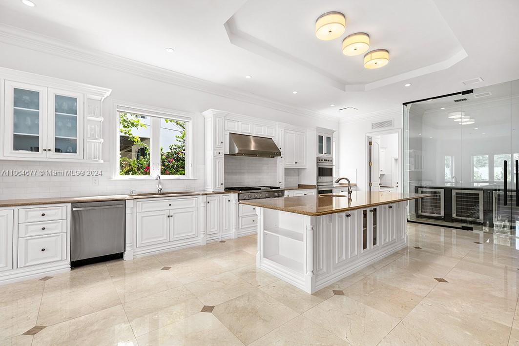 7701 Miami View Dr, North Bay Village, FL, 33141 United States, 5 Bedrooms Bedrooms, ,3 BathroomsBathrooms,Residential,For Sale,Miami View Dr,A11364677