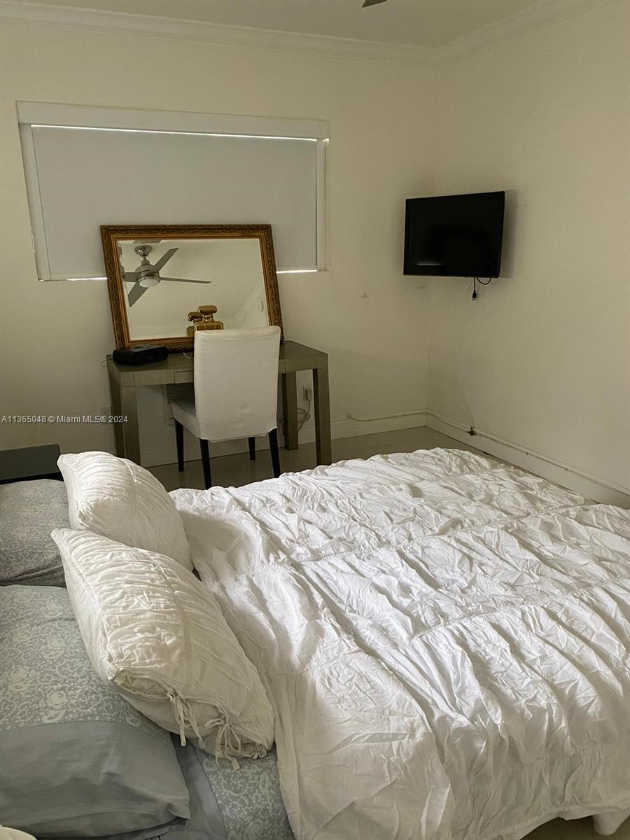 350 75th St 104, Miami Beach, Florida 33141, 1 Bedroom Bedrooms, ,1 BathroomBathrooms,Residentiallease,For Rent,350 75th St 104,A11365048