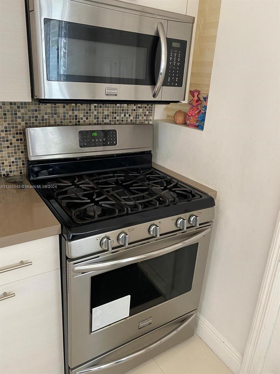 350 75th St 104, Miami Beach, Florida 33141, 1 Bedroom Bedrooms, ,1 BathroomBathrooms,Residentiallease,For Rent,350 75th St 104,A11365048