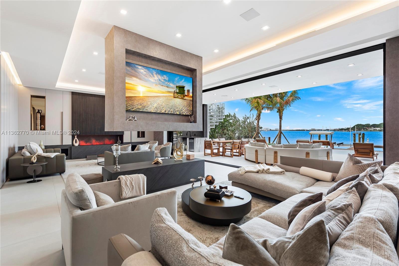 1785 Cleveland Rd, Miami Beach, Florida 33141, 6 Bedrooms Bedrooms, ,6 BathroomsBathrooms,Residential,For Sale,1785 Cleveland Rd,A11362770