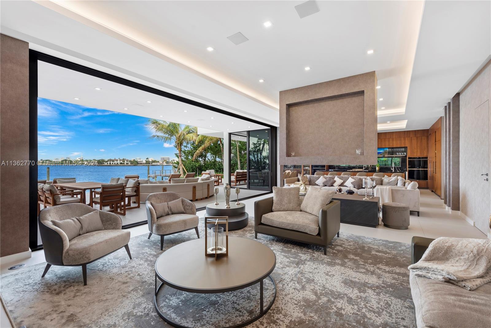 1785 Cleveland Rd, Miami Beach, Florida 33141, 6 Bedrooms Bedrooms, ,6 BathroomsBathrooms,Residential,For Sale,1785 Cleveland Rd,A11362770