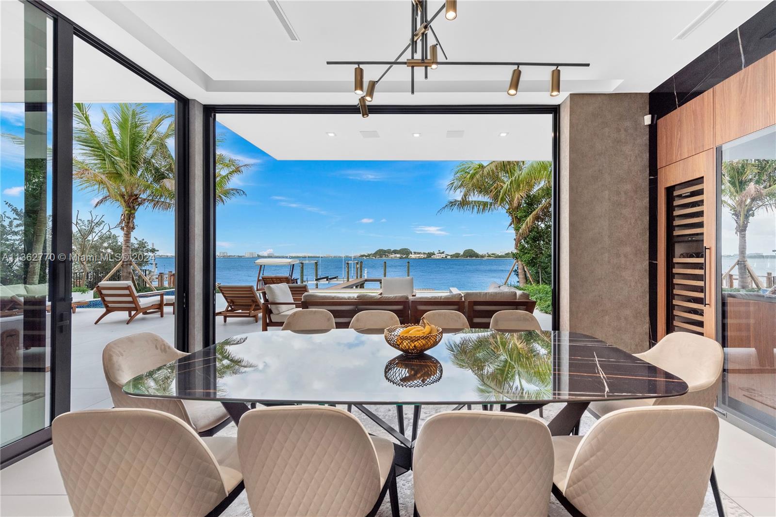 1785 Cleveland Rd, Miami Beach, Florida 33141, 6 Bedrooms Bedrooms, ,6 BathroomsBathrooms,Residential,For Sale,1785 Cleveland Rd,A11362770