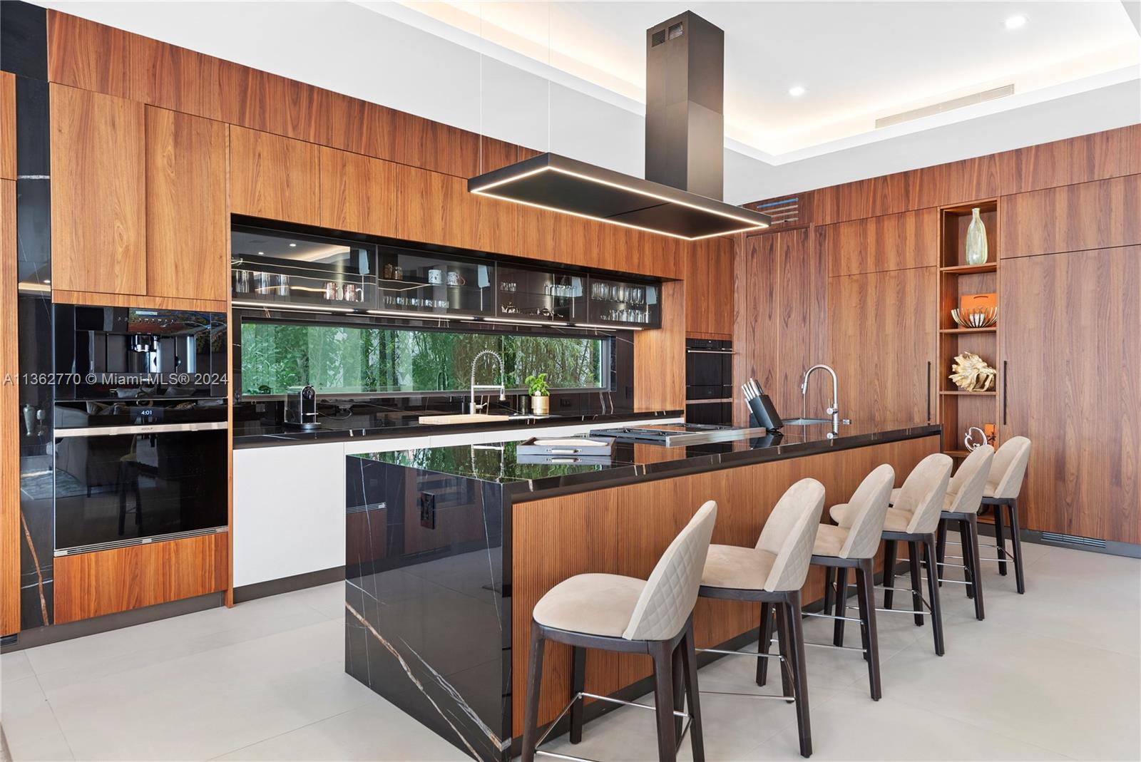 1785 Cleveland Rd, Miami Beach, Florida 33141, 6 Bedrooms Bedrooms, ,6 BathroomsBathrooms,Residential,For Sale,1785 Cleveland Rd,A11362770