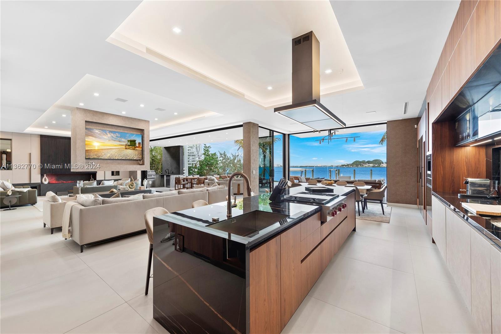 1785 Cleveland Rd, Miami Beach, Florida 33141, 6 Bedrooms Bedrooms, ,6 BathroomsBathrooms,Residential,For Sale,1785 Cleveland Rd,A11362770