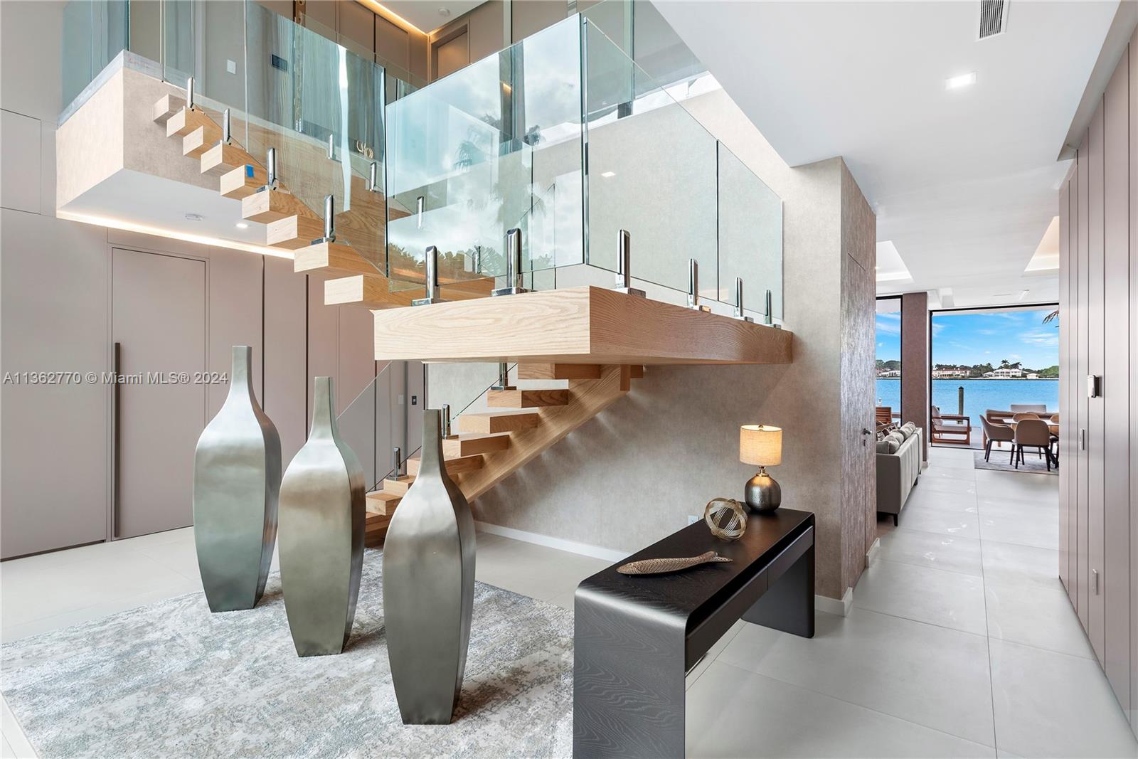 1785 Cleveland Rd, Miami Beach, Florida 33141, 6 Bedrooms Bedrooms, ,6 BathroomsBathrooms,Residential,For Sale,1785 Cleveland Rd,A11362770