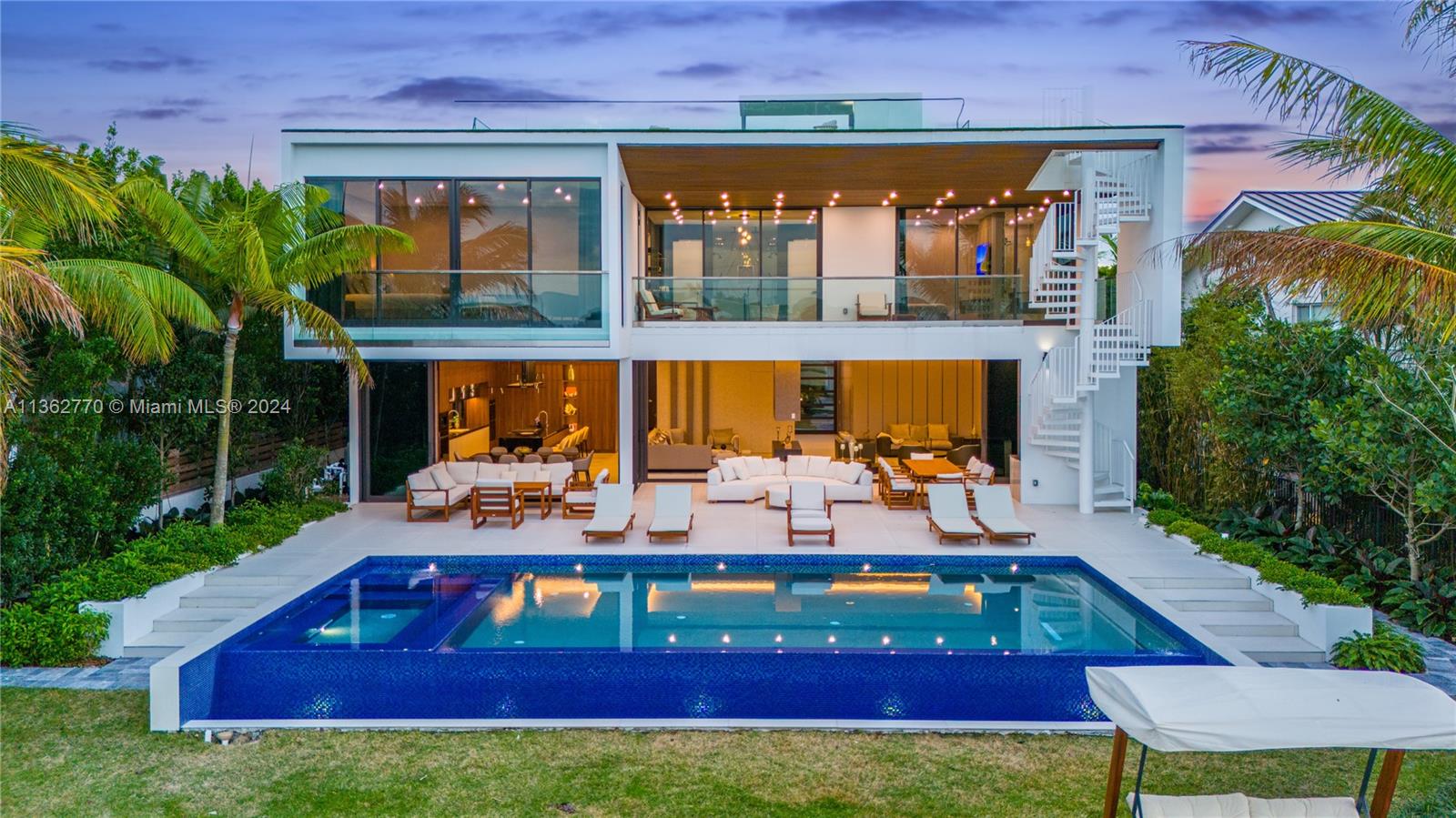 1785 Cleveland Rd, Miami Beach, Florida 33141, 6 Bedrooms Bedrooms, ,6 BathroomsBathrooms,Residential,For Sale,1785 Cleveland Rd,A11362770