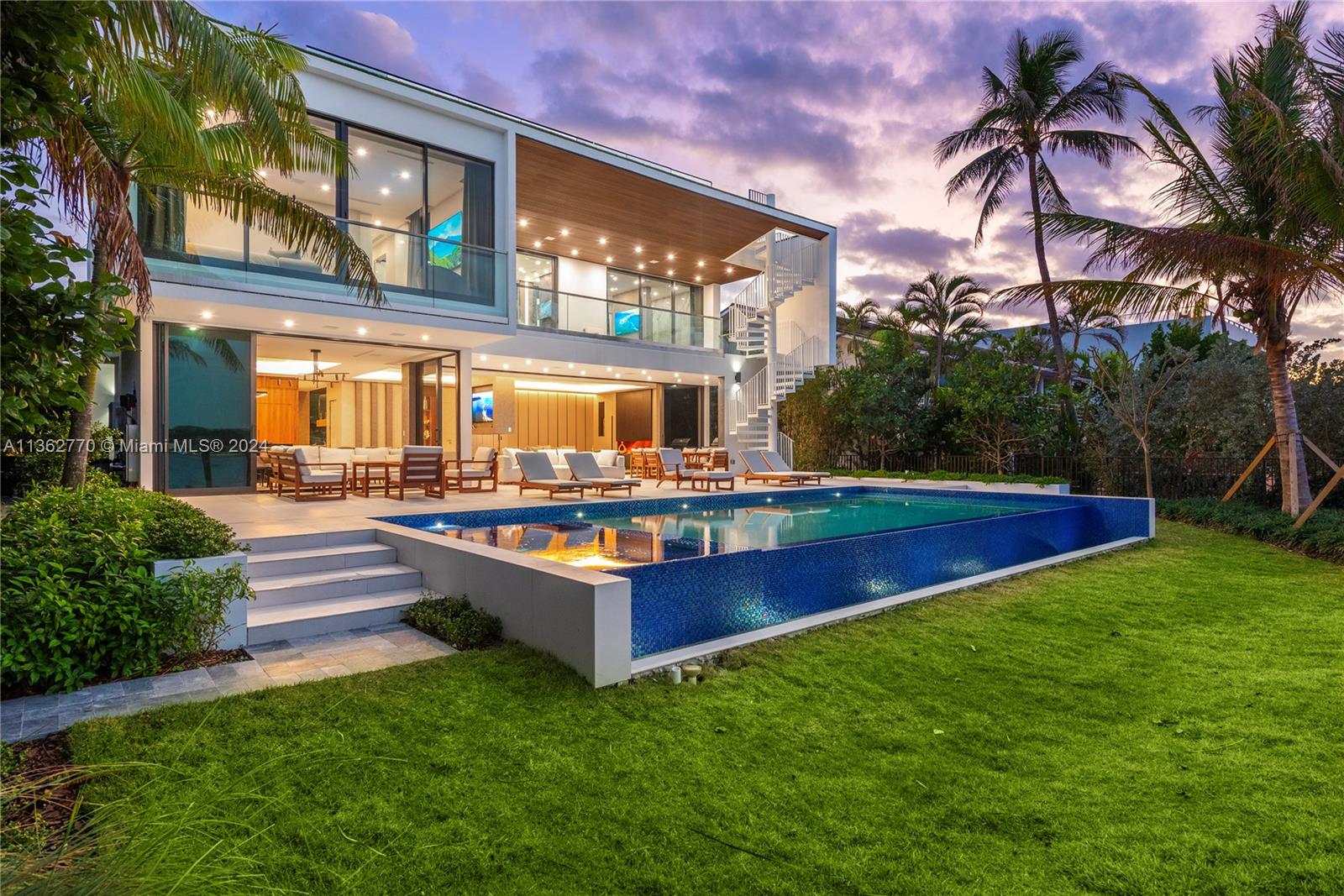 1785 Cleveland Rd, Miami Beach, Florida 33141, 6 Bedrooms Bedrooms, ,6 BathroomsBathrooms,Residential,For Sale,1785 Cleveland Rd,A11362770